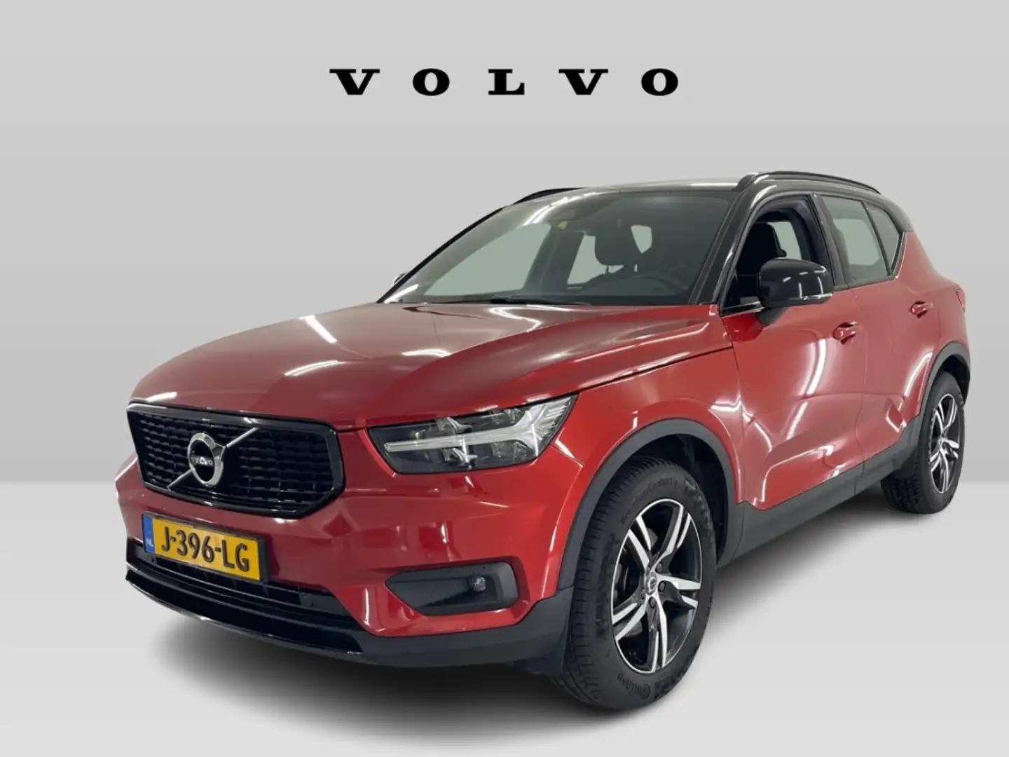 Volvo XC40 2.0 B4 R-Design | Stoel en stuurwielverwarming | C Orange - 1