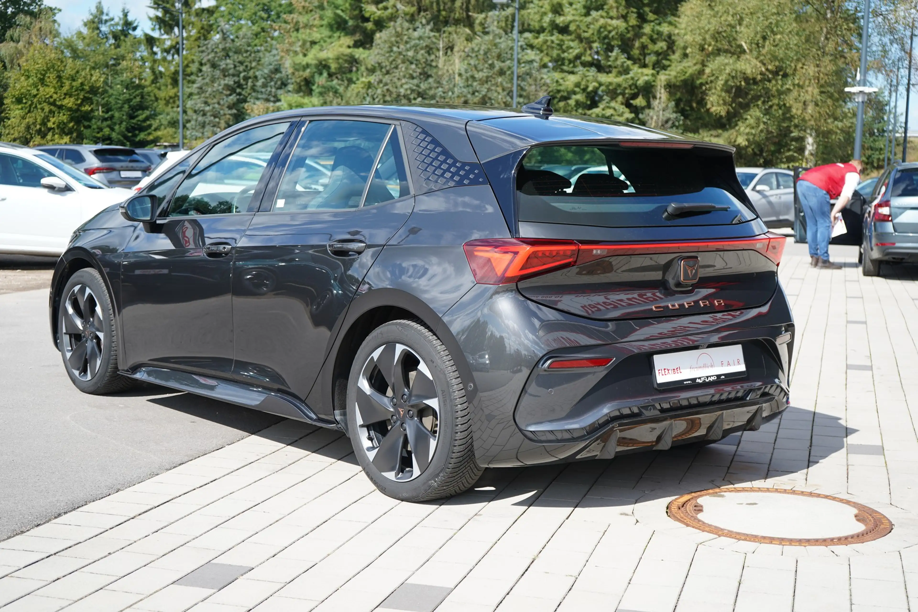 CUPRA Born 150 kW LED Navi ACC Kamera Sitzheizung PDC — photo 4