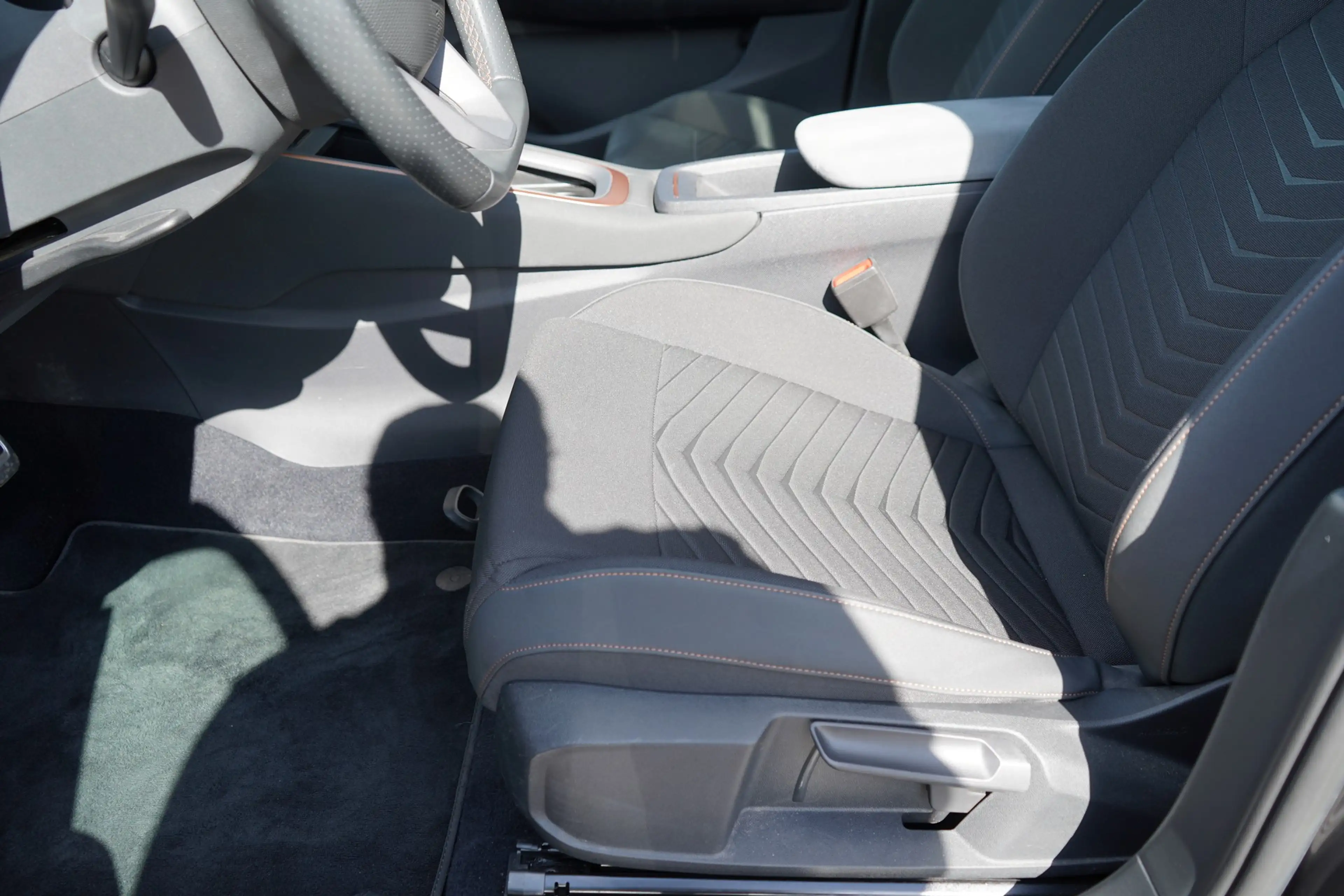 CUPRA Born 150 kW LED Navi ACC Kamera Sitzheizung PDC — photo 11