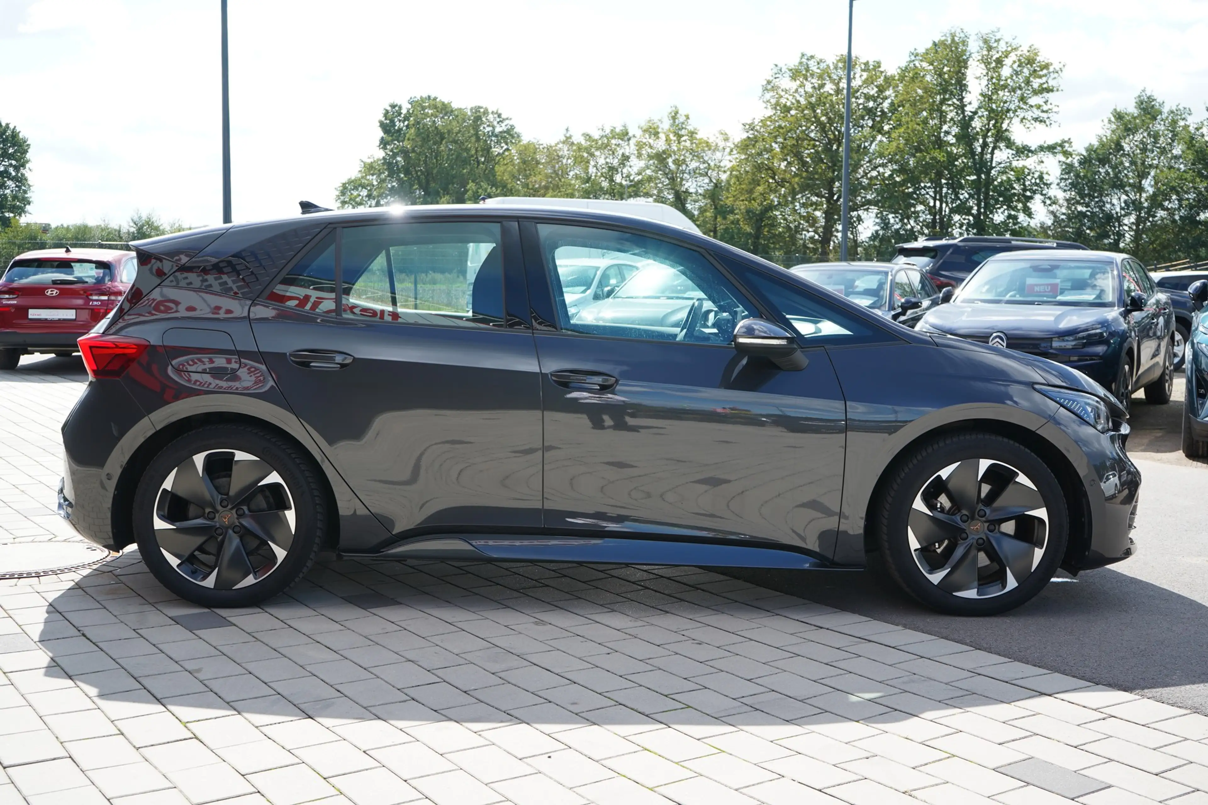 CUPRA Born 150 kW LED Navi ACC Kamera Sitzheizung PDC — photo 7