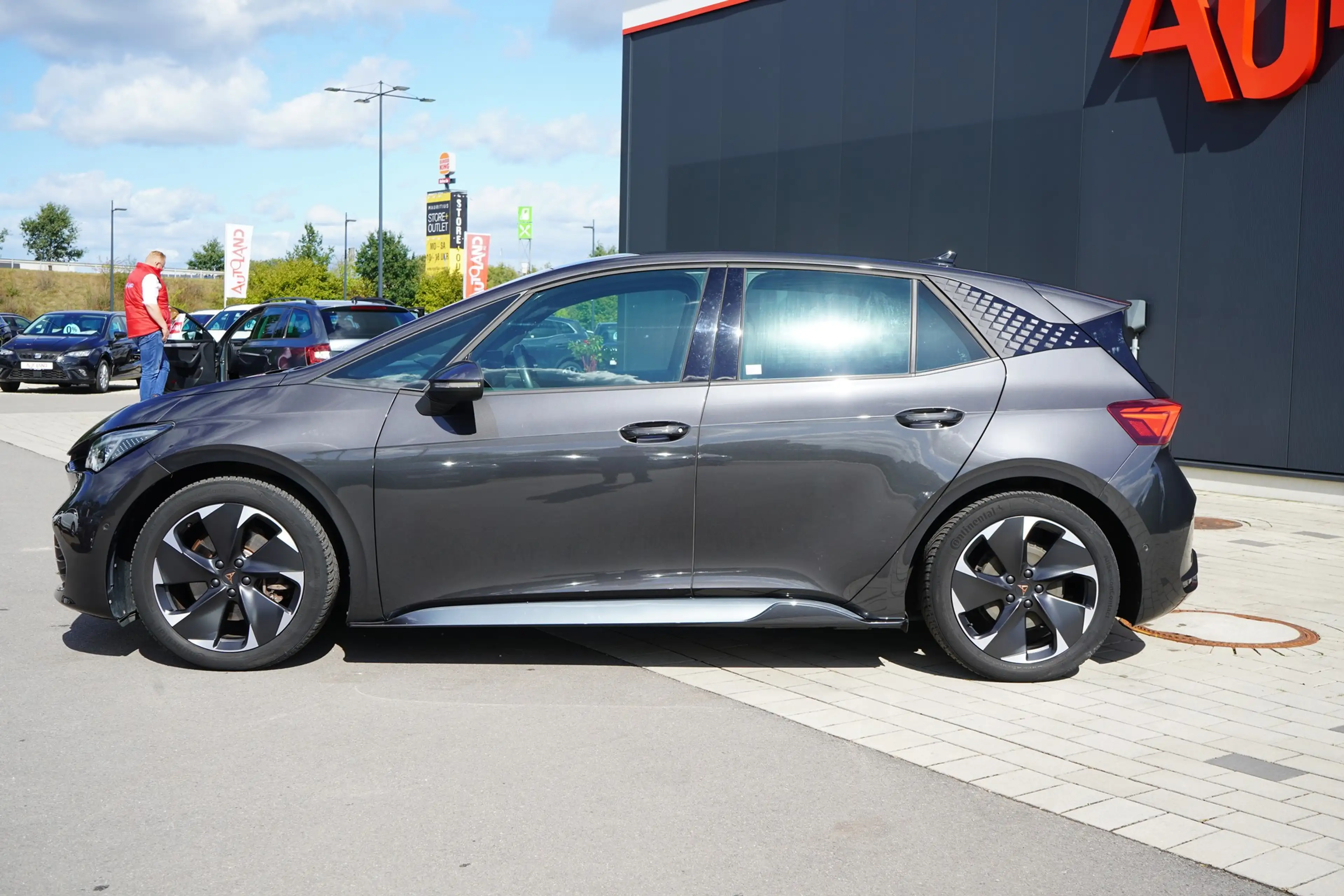 CUPRA Born 150 kW LED Navi ACC Kamera Sitzheizung PDC — photo 3
