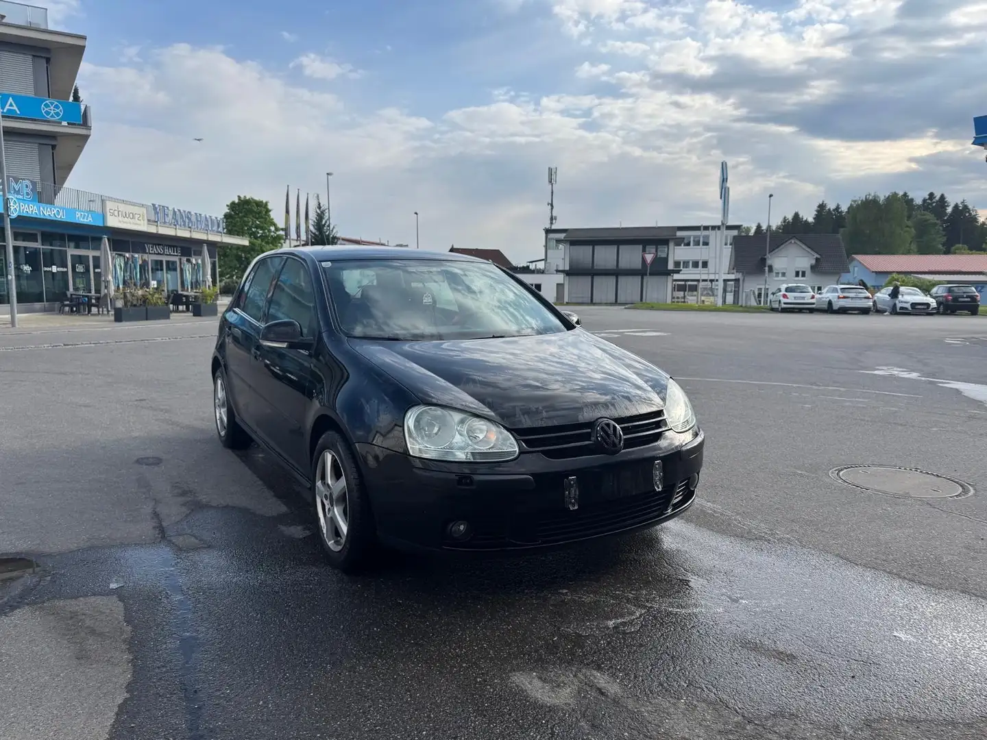 Volkswagen Golf Trendline Negro - 1