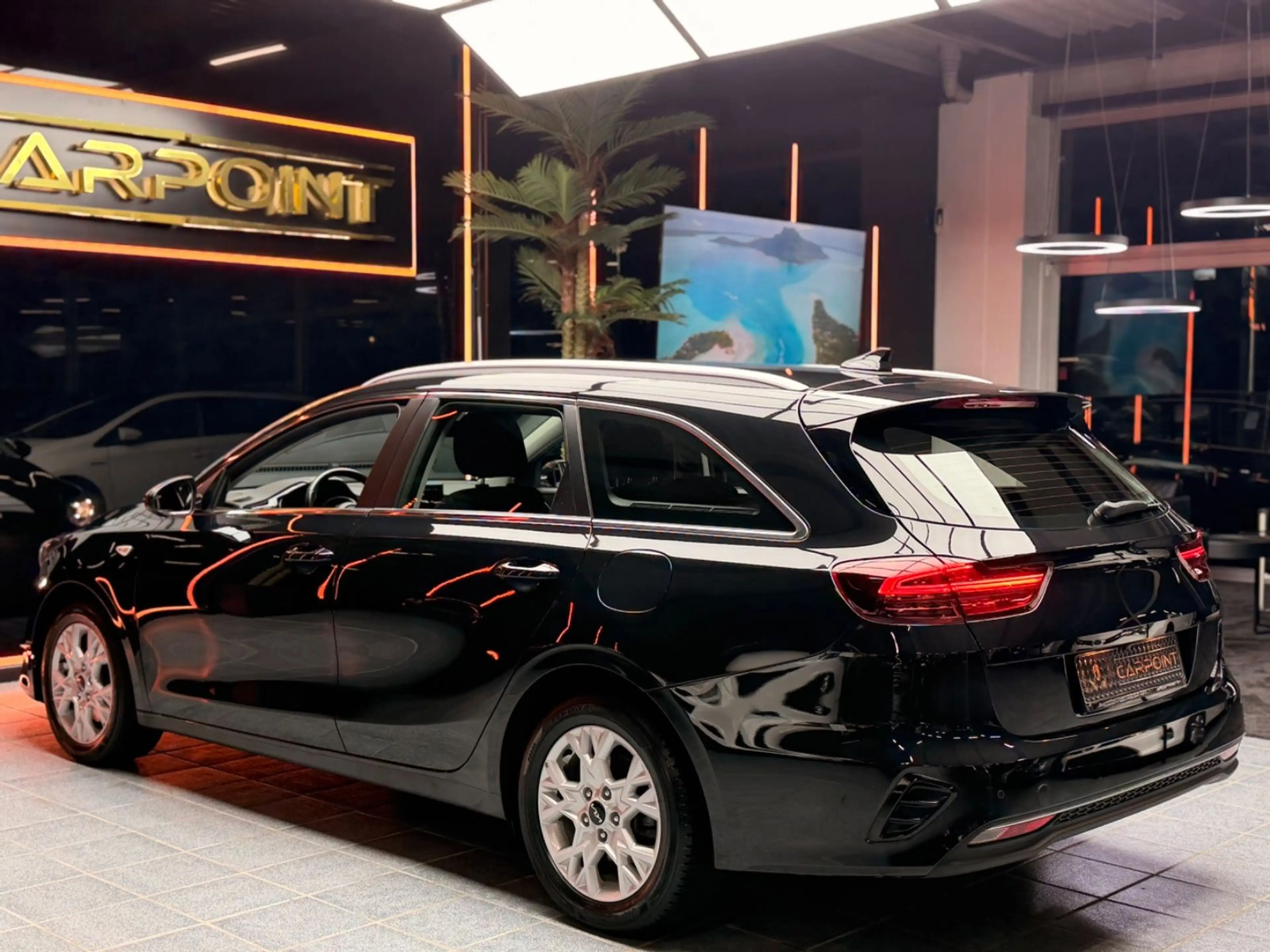 Kia Ceed / cee'd LED 1.5l/BT/LHZ/CAM/CarPlay/ — photo 11