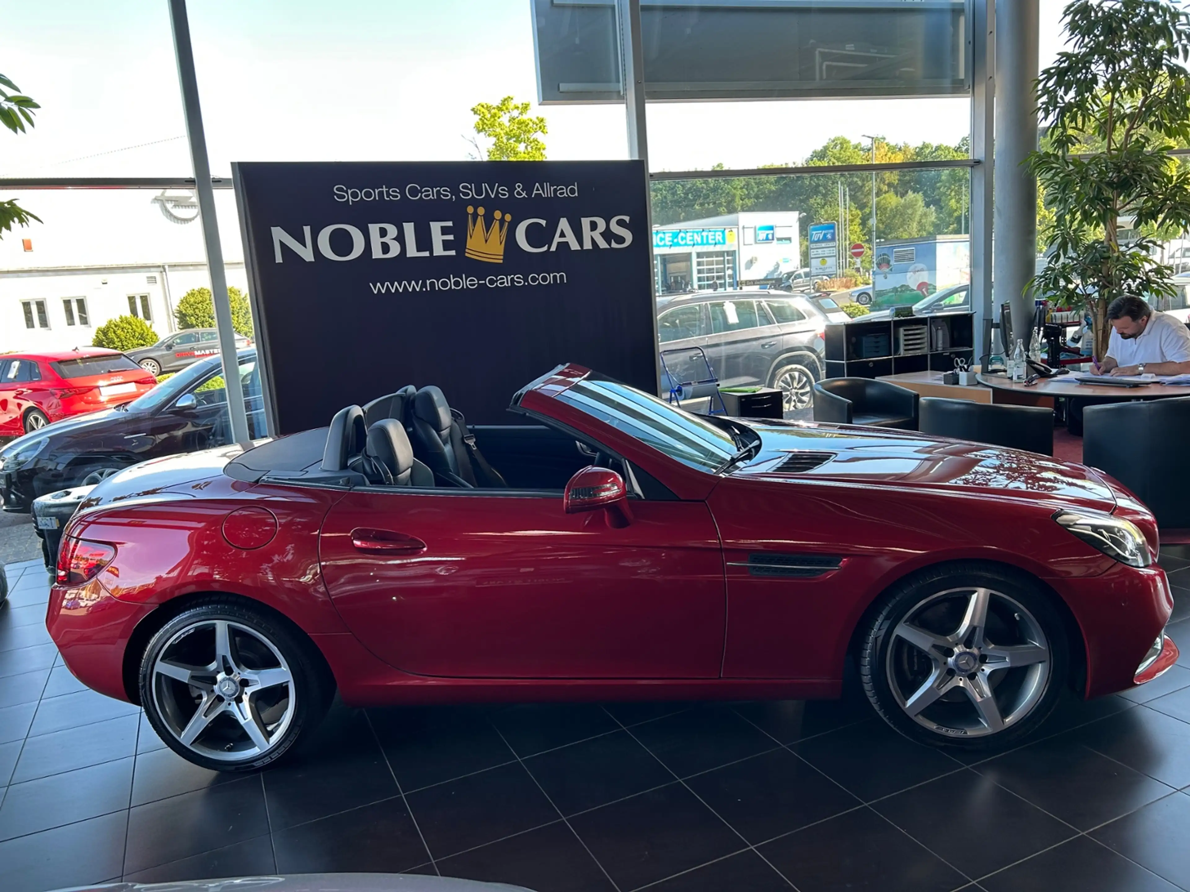 Mercedes-Benz SLC 300 Roadster AMG Line KLIMA LED NAVI — photo 8