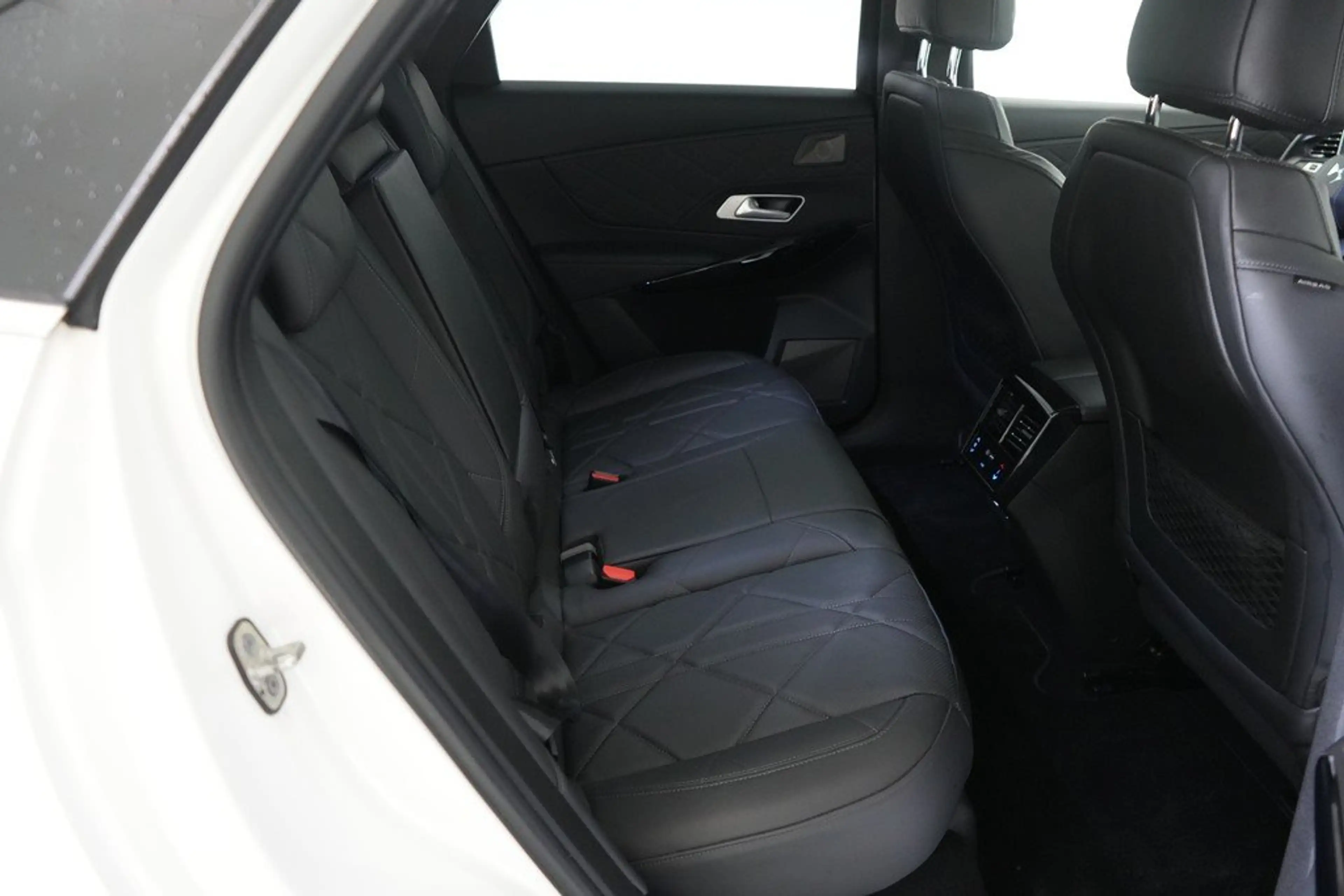 DS Automobiles DS 7 Crossback 1.6 PureTech Be Chic GRA Kamera — photo 10