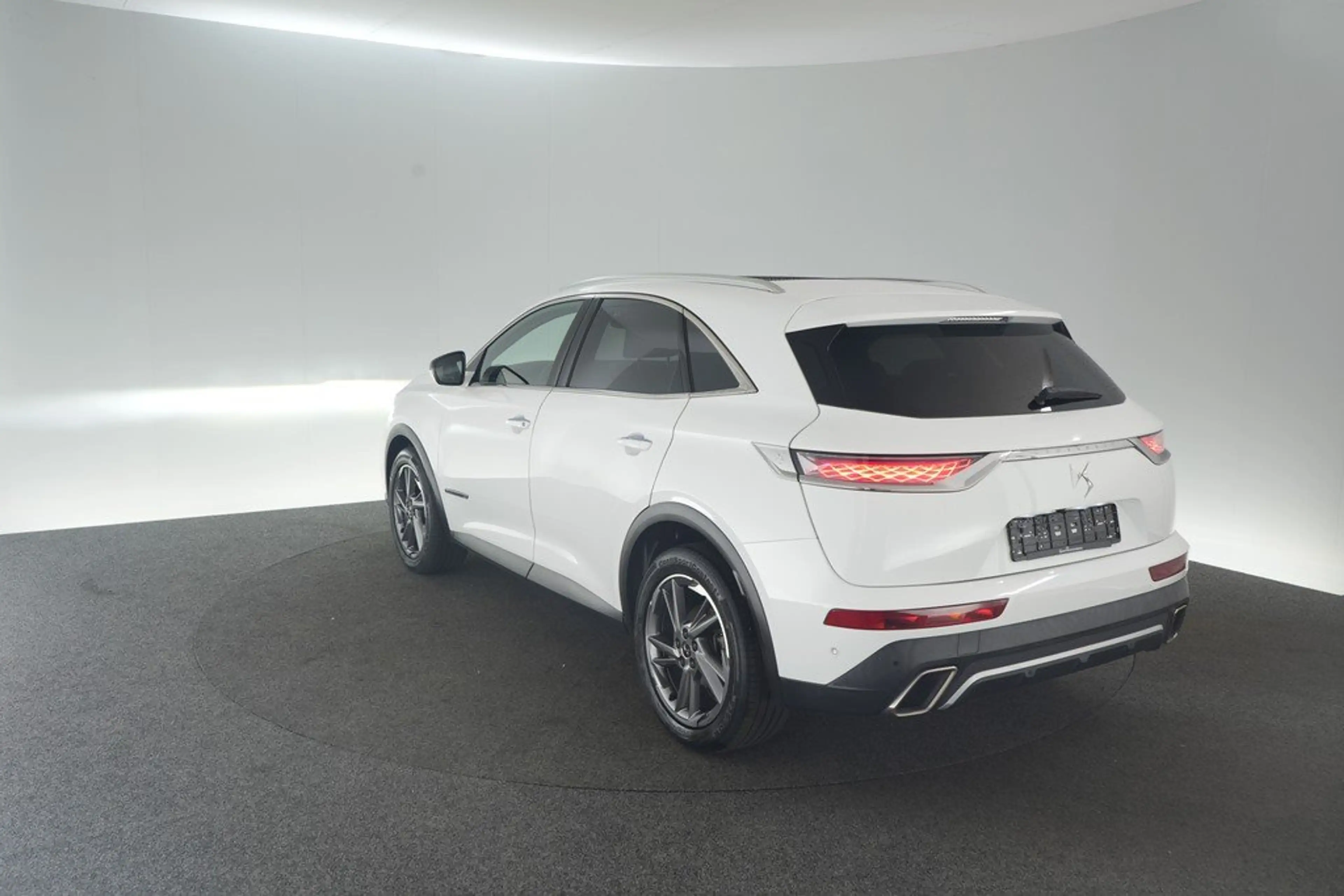 DS Automobiles DS 7 Crossback 1.6 PureTech Be Chic GRA Kamera — photo 8