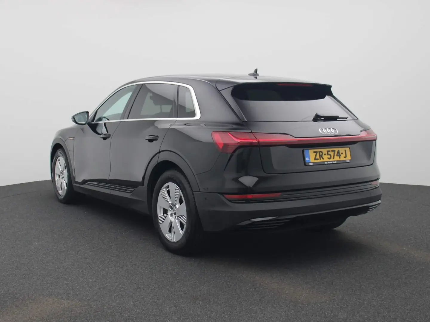 Audi e-tron e-tron 55 quattro 95 kWh | Navi | Climate Control Zwart - 2