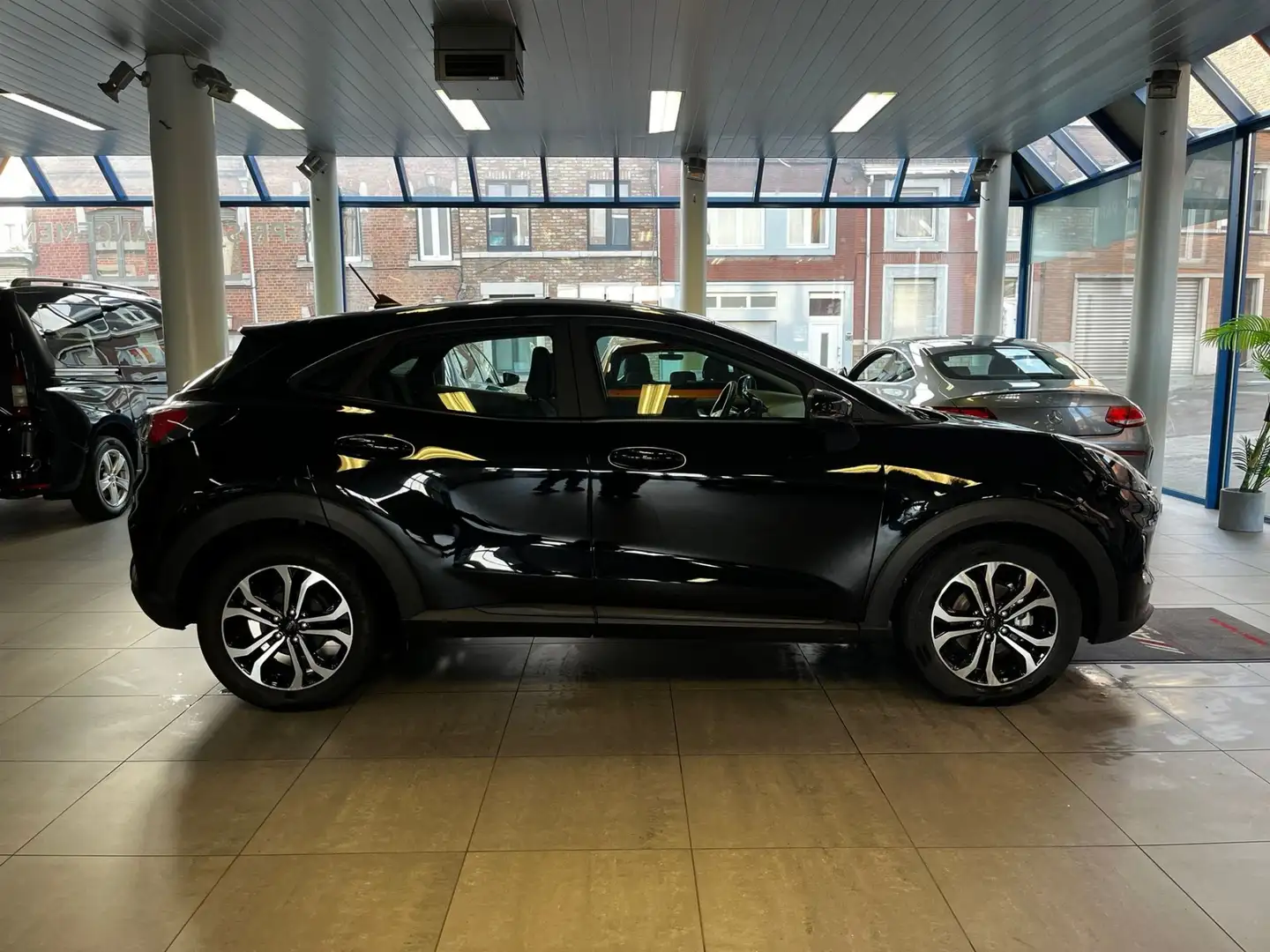 Ford Puma SEULEMENT 10 000 KM TOP ETAT Schwarz - 2
