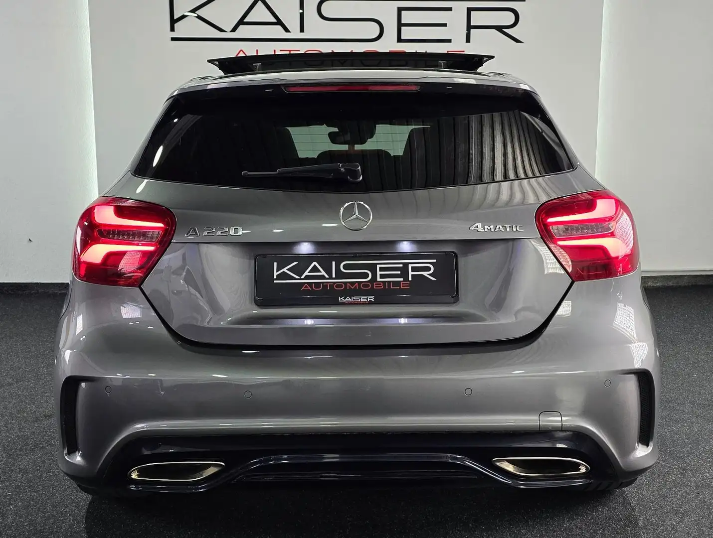 Mercedes-Benz A 220 4Matic*EDITION*AMG-LINE*PANO*TOTWINKEL*KAM Gris - 2