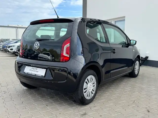 Volkswagen up! view 6