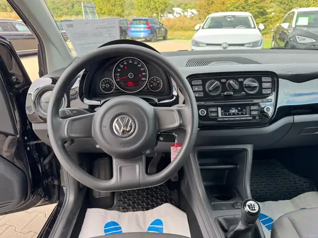 Volkswagen up! view 11