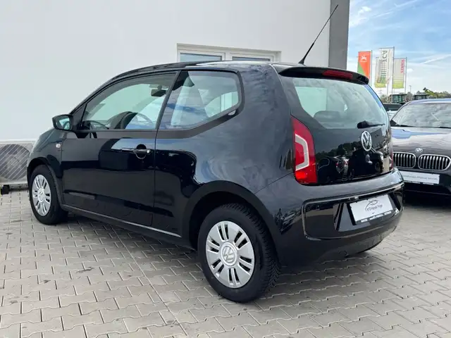 Volkswagen up! view 5