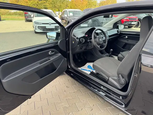 Volkswagen up! view 8