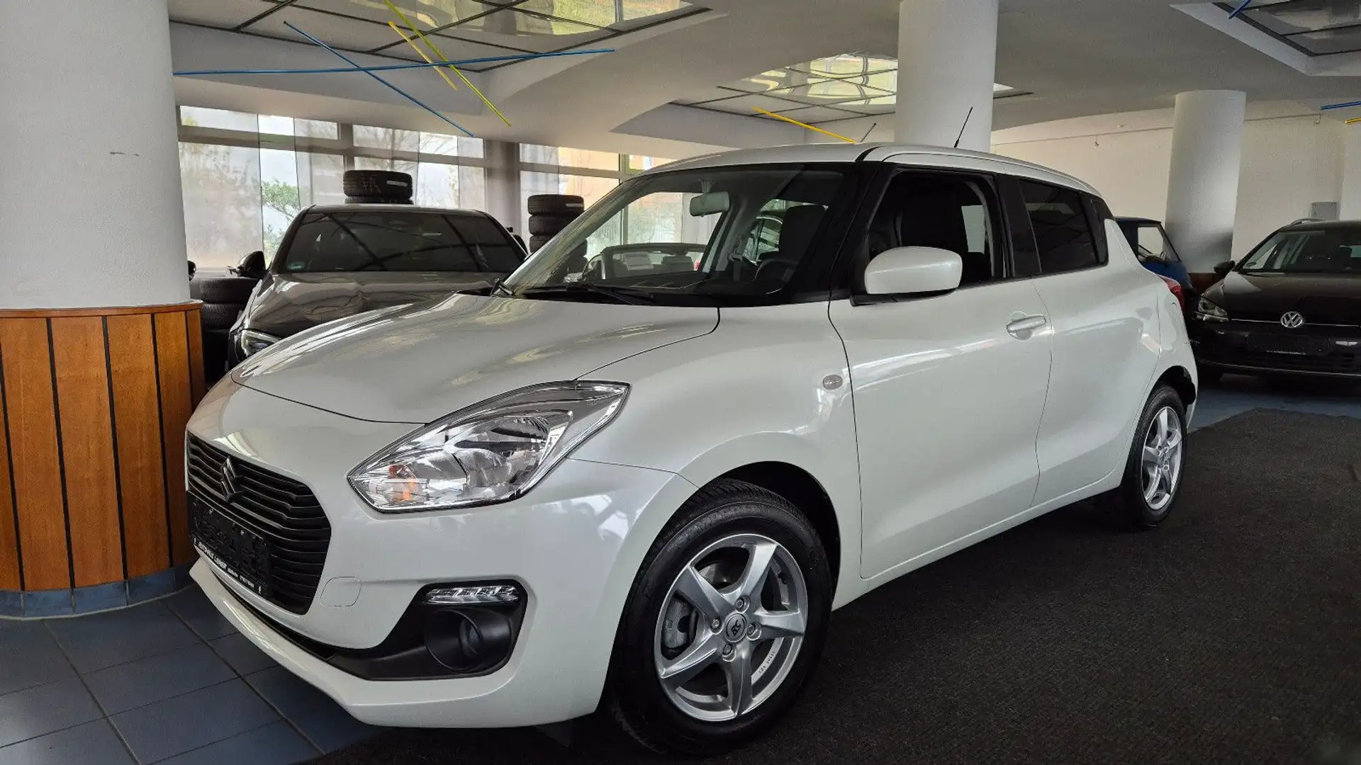 Suzuki Swift /8xAlu/Android/RFK/SHZ/1.Hd/orig.3.860 KM Bianco - 1