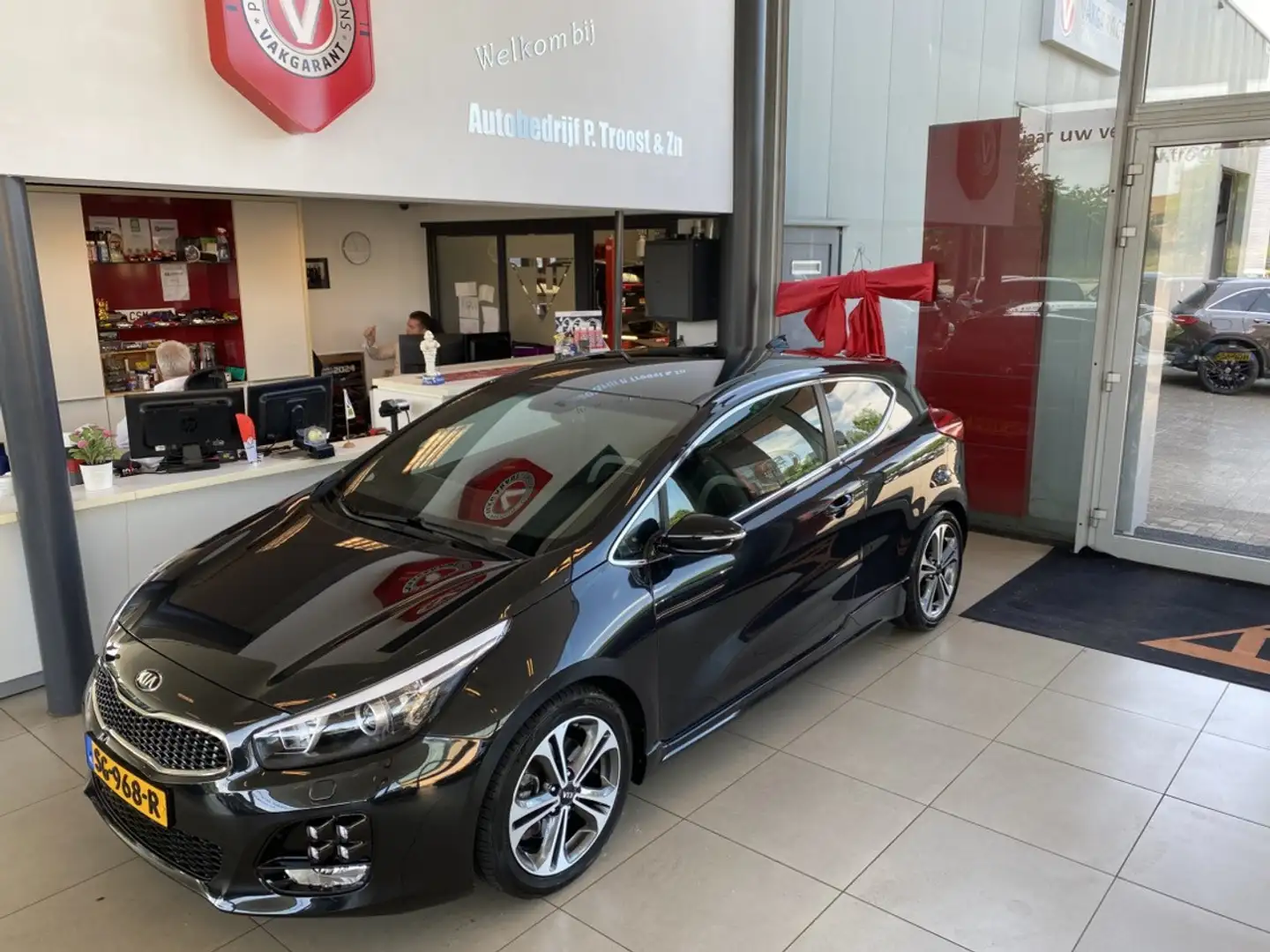 Kia ProCeed / pro_cee'd 1.0 T-GDi GT-Line,Dealeronderhouden,Lage Kilometer Zwart - 2