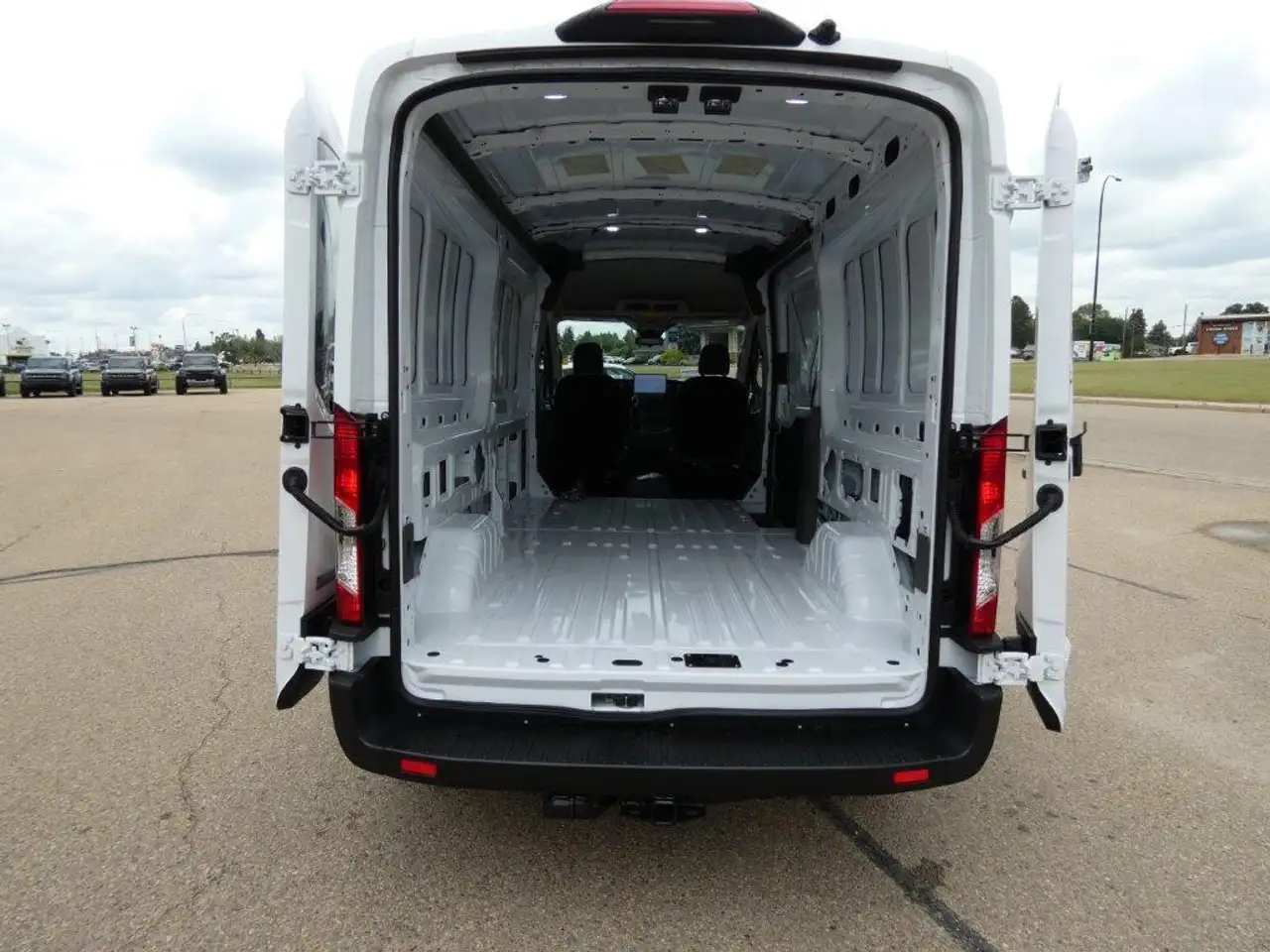 Ford Transit Cargo Van снимка Ford Transit Cargo Van