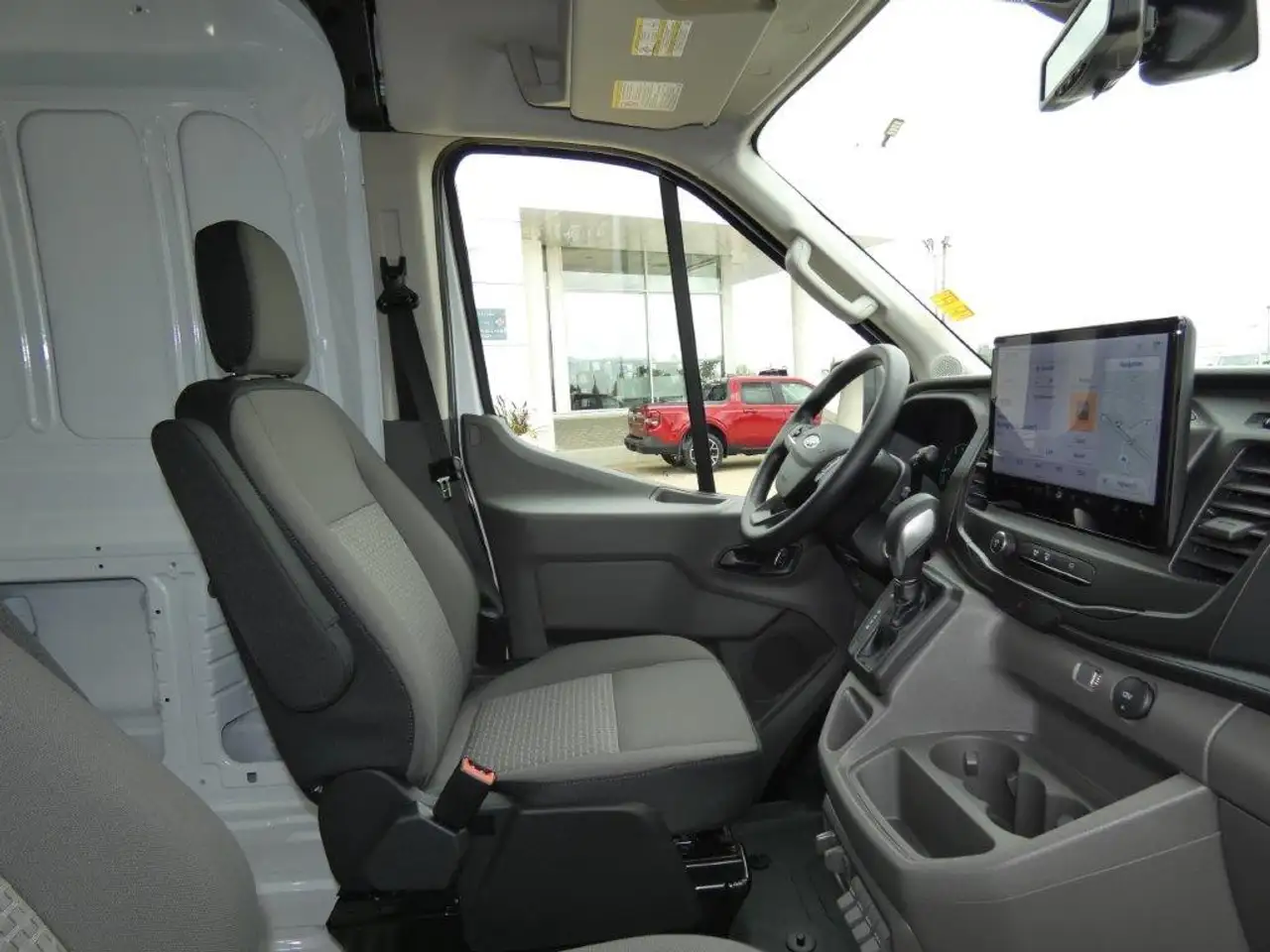 Ford Transit Cargo Van снимка Ford Transit Cargo Van