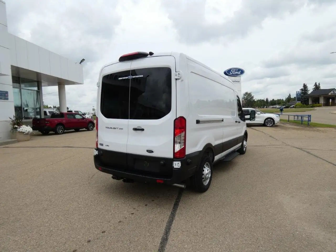 Ford Transit Cargo Van снимка Ford Transit Cargo Van