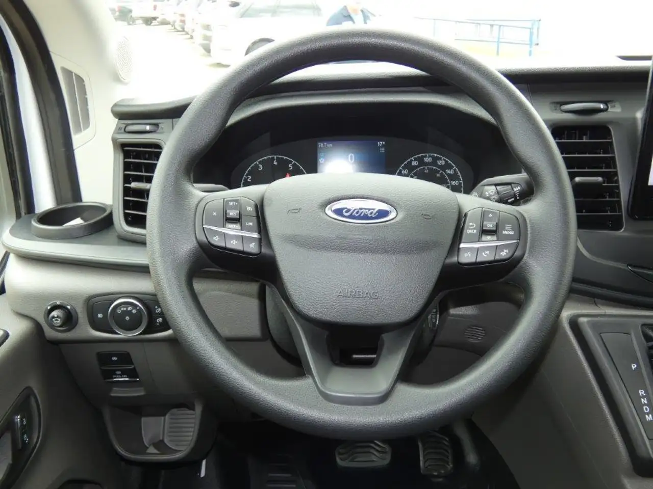 Ford Transit Cargo Van снимка Ford Transit Cargo Van