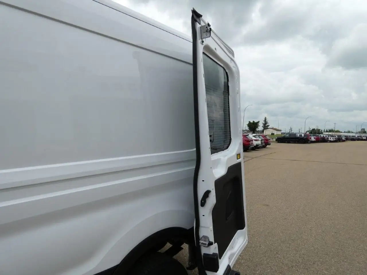 Ford Transit Cargo Van снимка Ford Transit Cargo Van