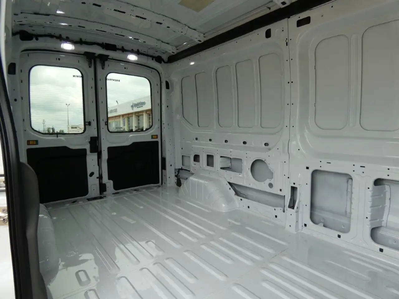 Ford Transit Cargo Van снимка Ford Transit Cargo Van