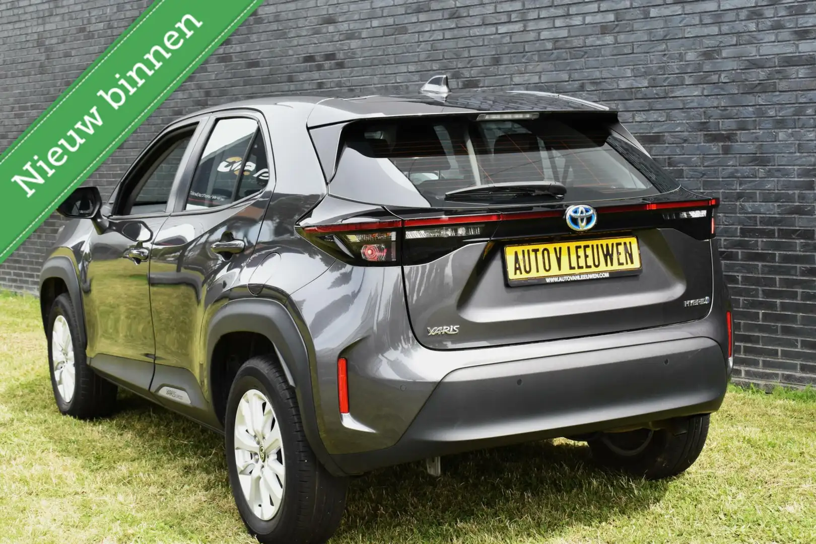 Toyota Yaris Cross 1.5 Hybrid Active AUTOMAAT/CARPLAY ANDROID/CAMERA/ Gris - 2