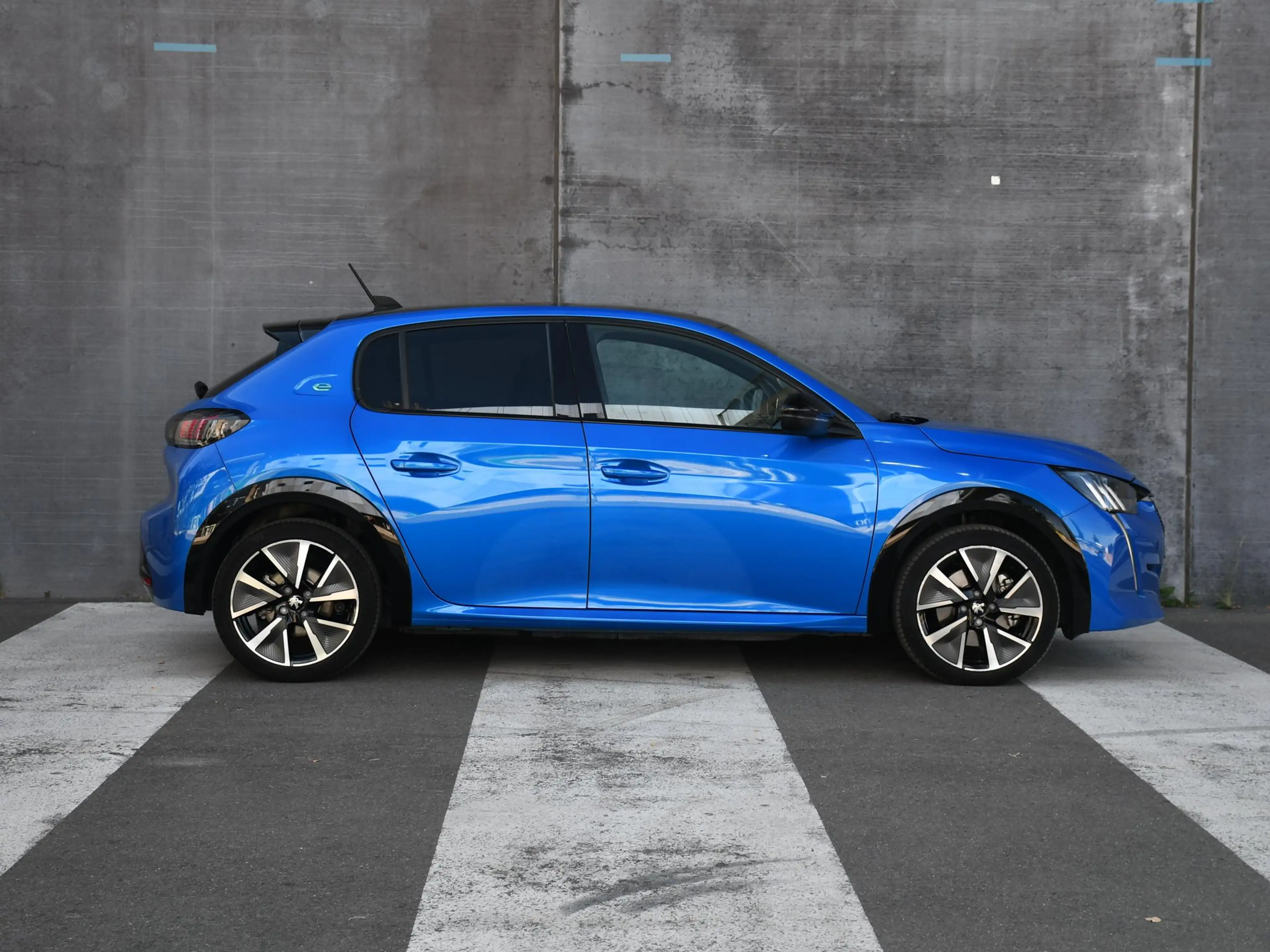 Peugeot e-208 EV GT Pack 50 kWh 136pk Automaat CAMERA | DODE HOE — photo 4