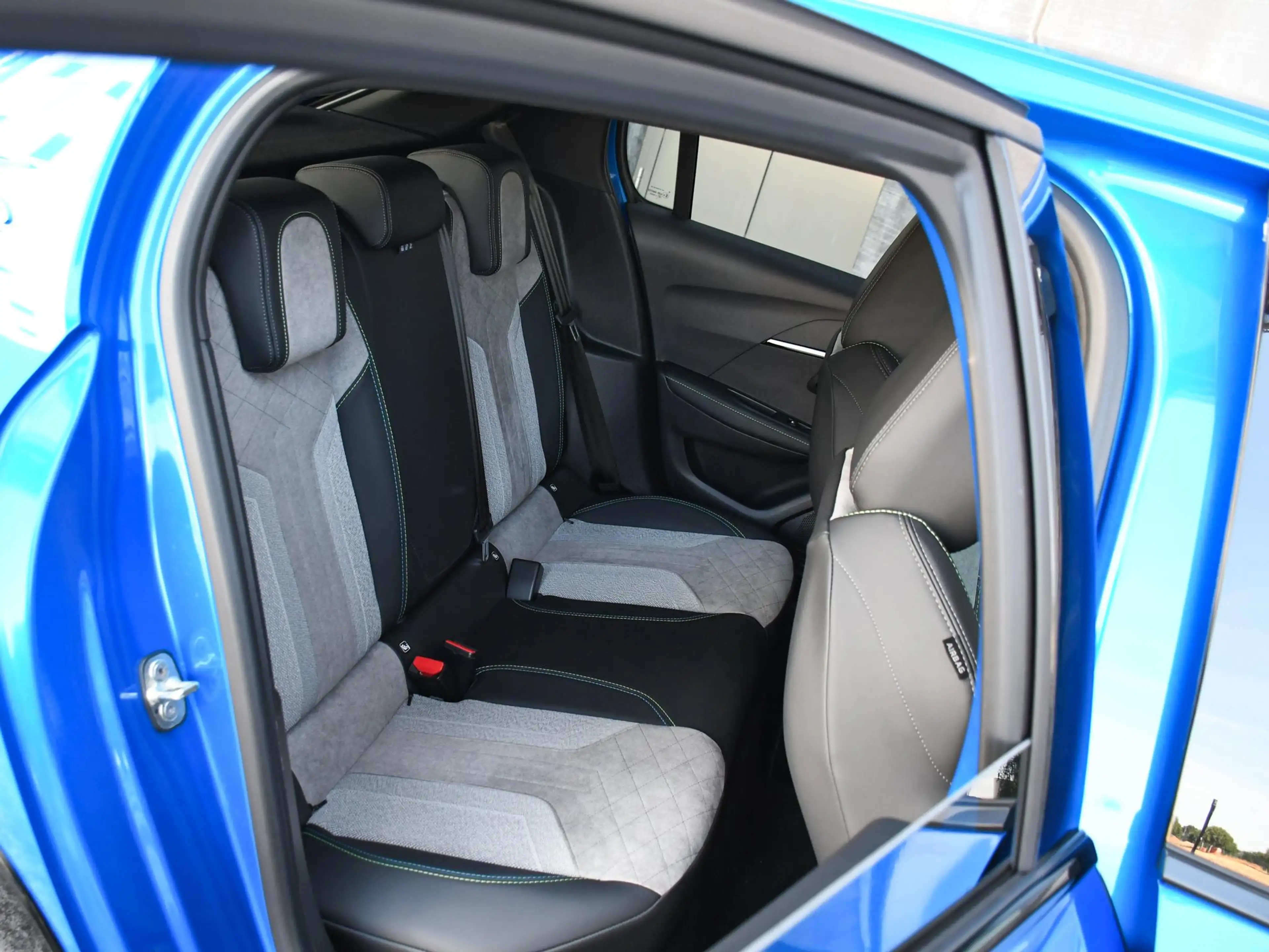 Peugeot e-208 EV GT Pack 50 kWh 136pk Automaat CAMERA | DODE HOE — photo 12