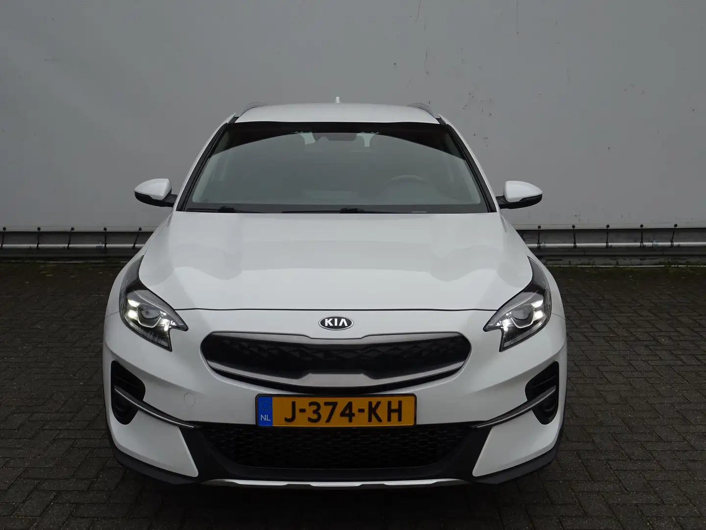 Kia XCeed 1.6 GDi PHEV 142pk DCT6 DynamicLine Білий - 2