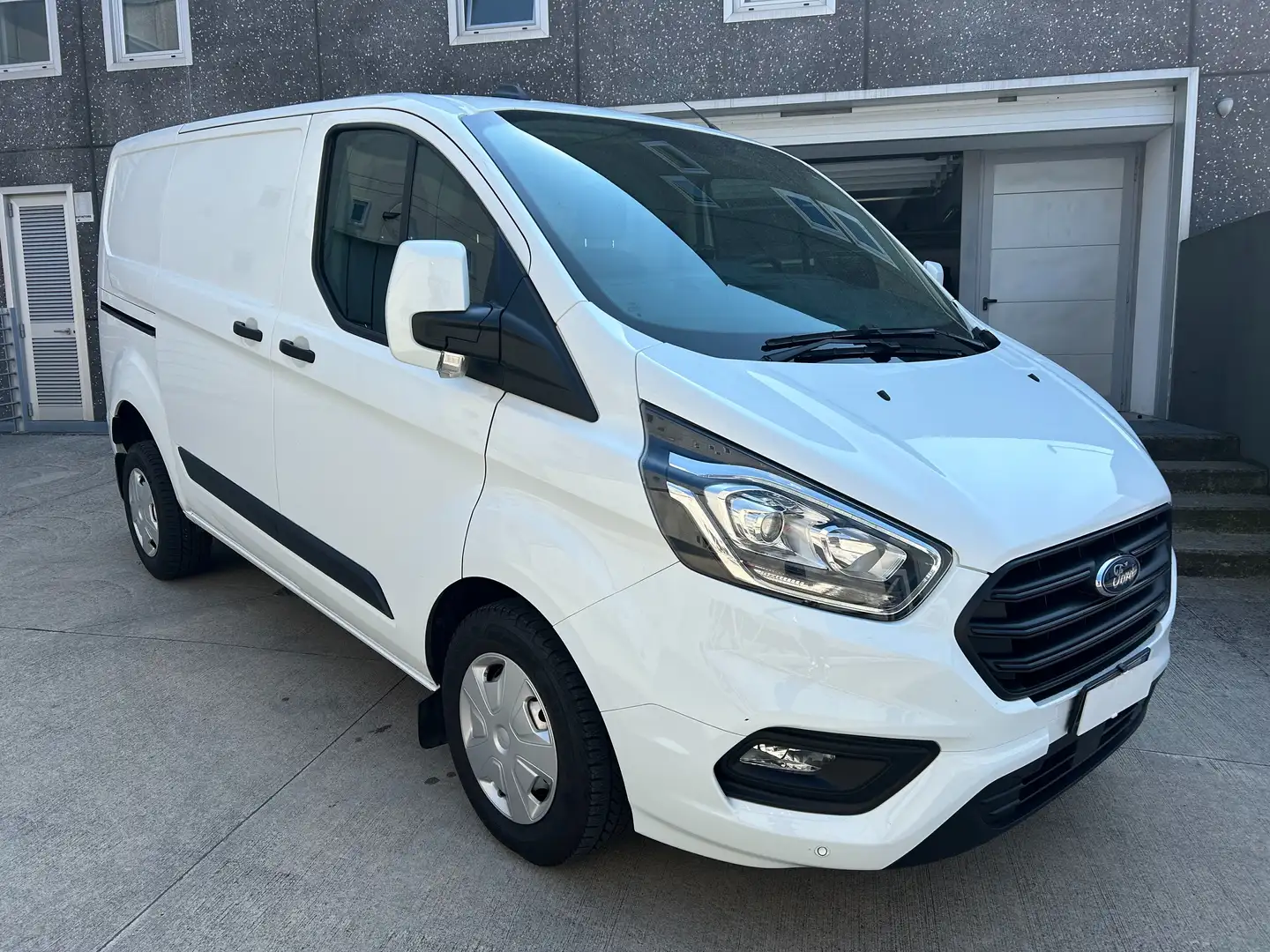 Ford Transit Custom 280 L1H1 TREND ECOBLUE 130CV E6DT UNICOPROPIETARIO Blanco - 1