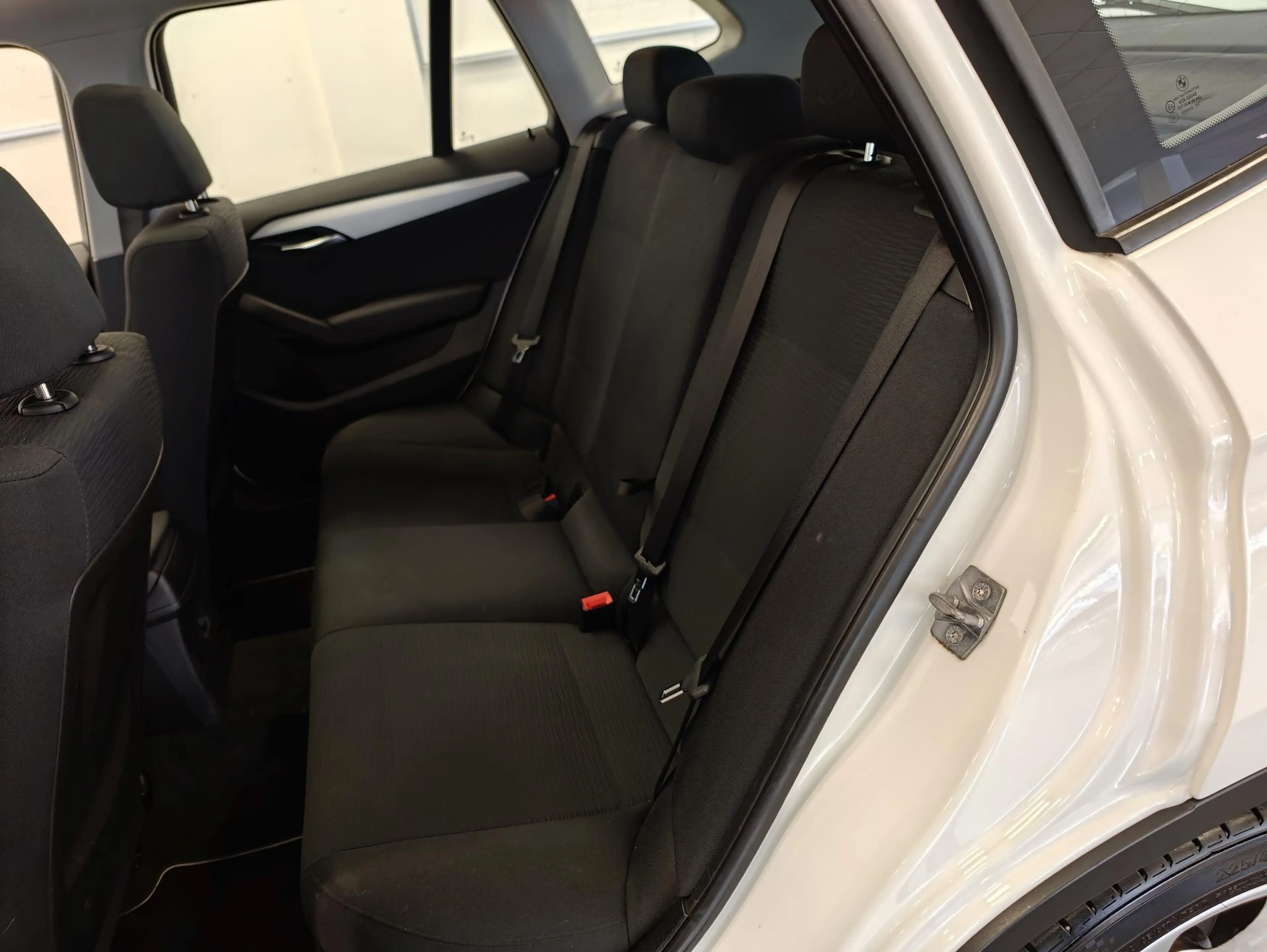 BMW X1 sDrive18i Executive — photo 10