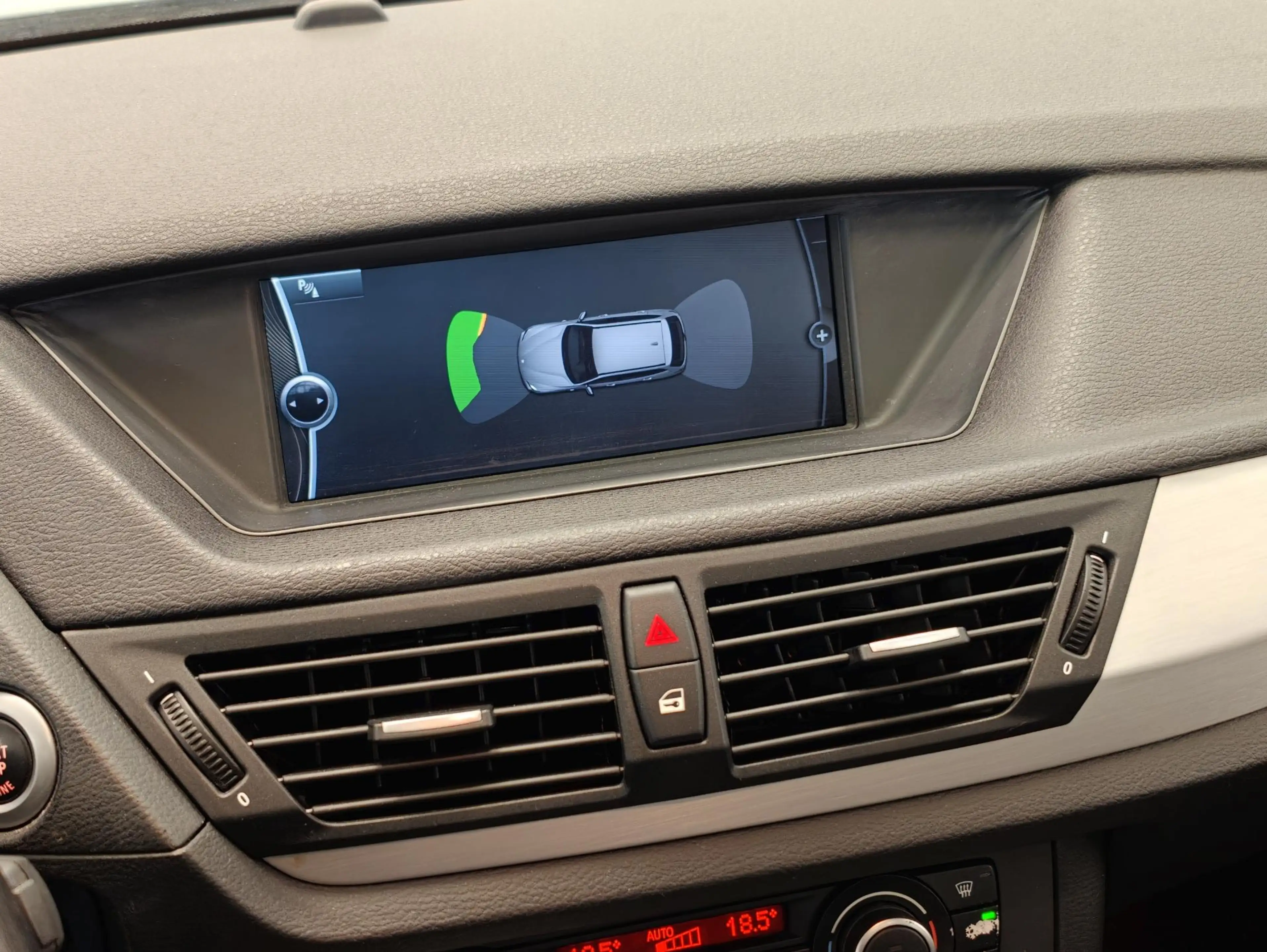 BMW X1 sDrive18i Executive — photo 16