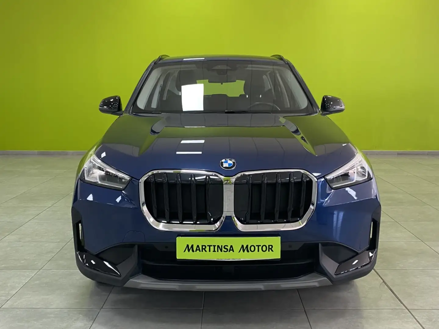 BMW X1 sDrive 18iA Blau - 2