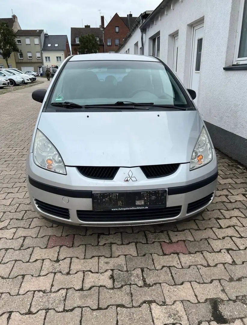 Mitsubishi Colt - 1