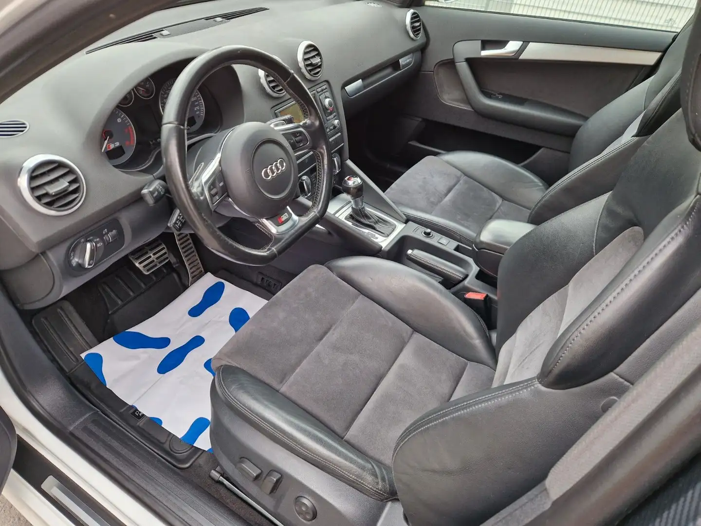 Audi S3 2.0 TFSI quattro Aut. Panorama Leder Navi Xen Beyaz - 2