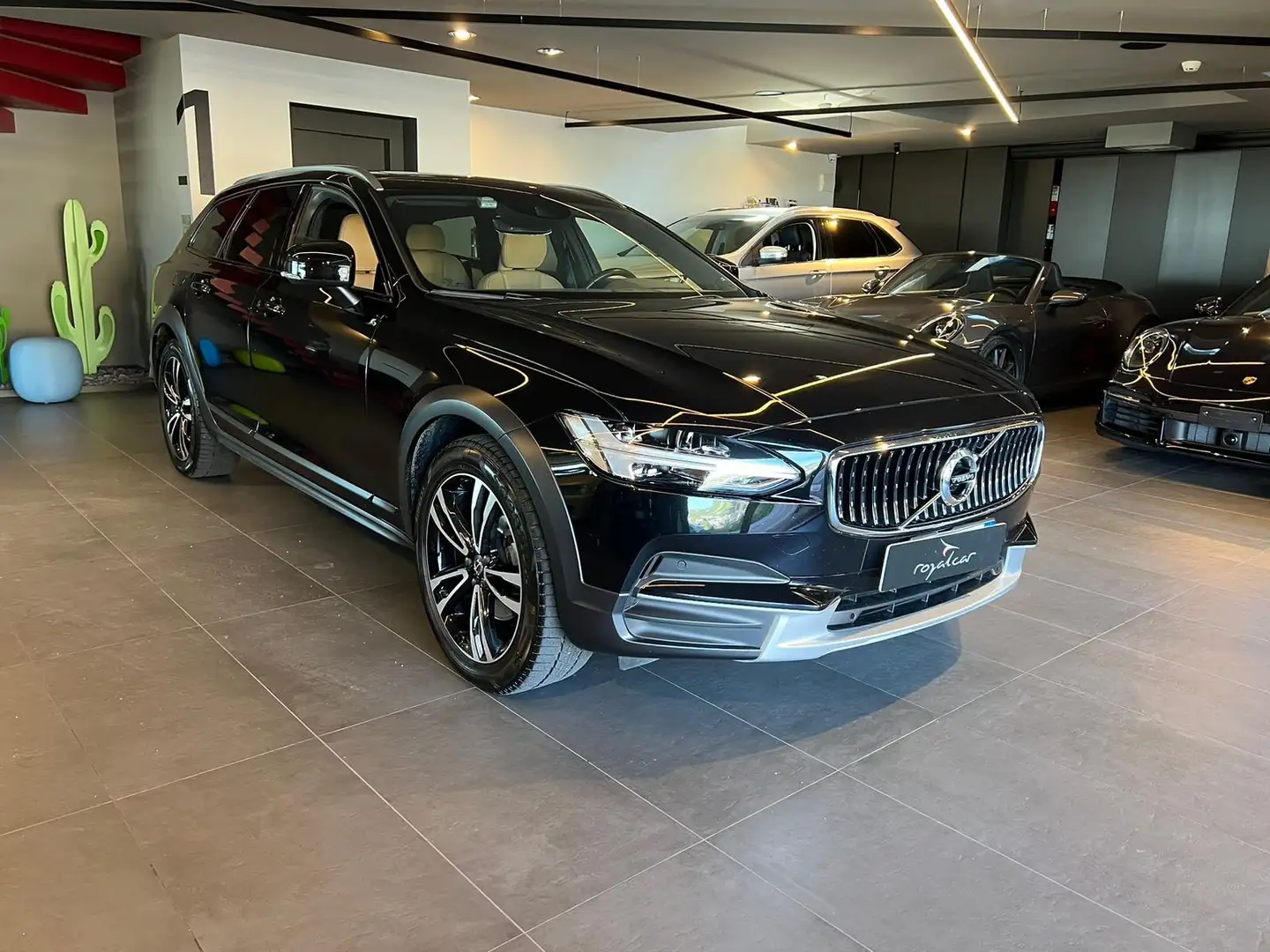 Volvo V90 Cross Country D4 Pro geartronic - Tetto panoramico - IVA esposta Nero - 1