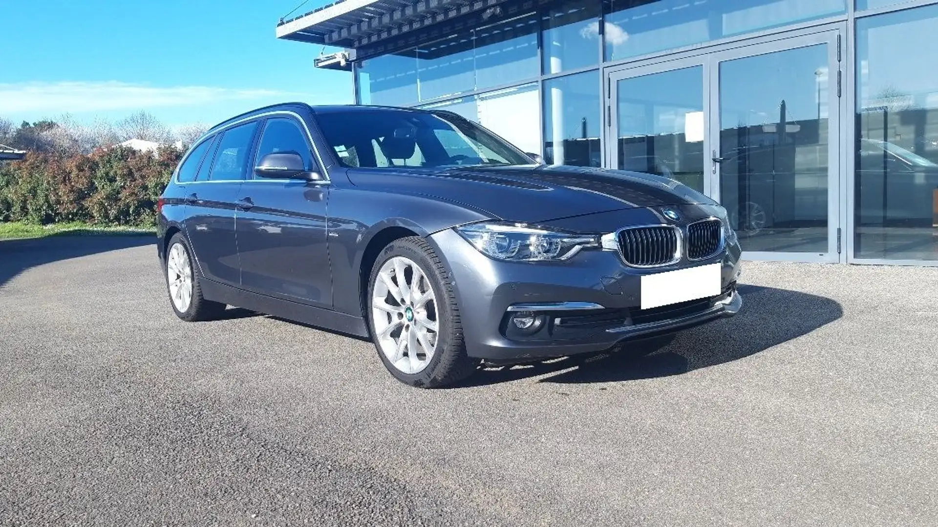 BMW 318 (F31) 318DA 150CH LUXURY Gris - 1