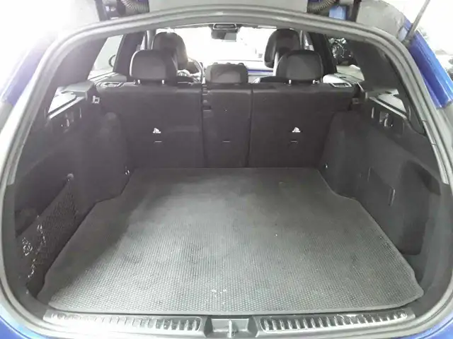 Mercedes-Benz C-Class view 15
