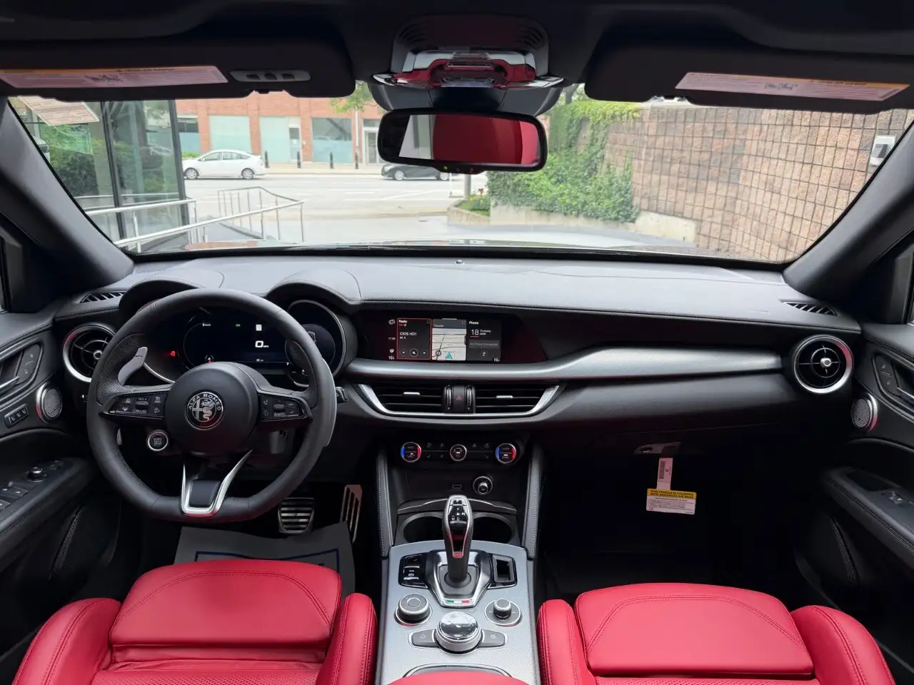 Alfa Romeo Stelvio снимка Alfa Romeo Stelvio