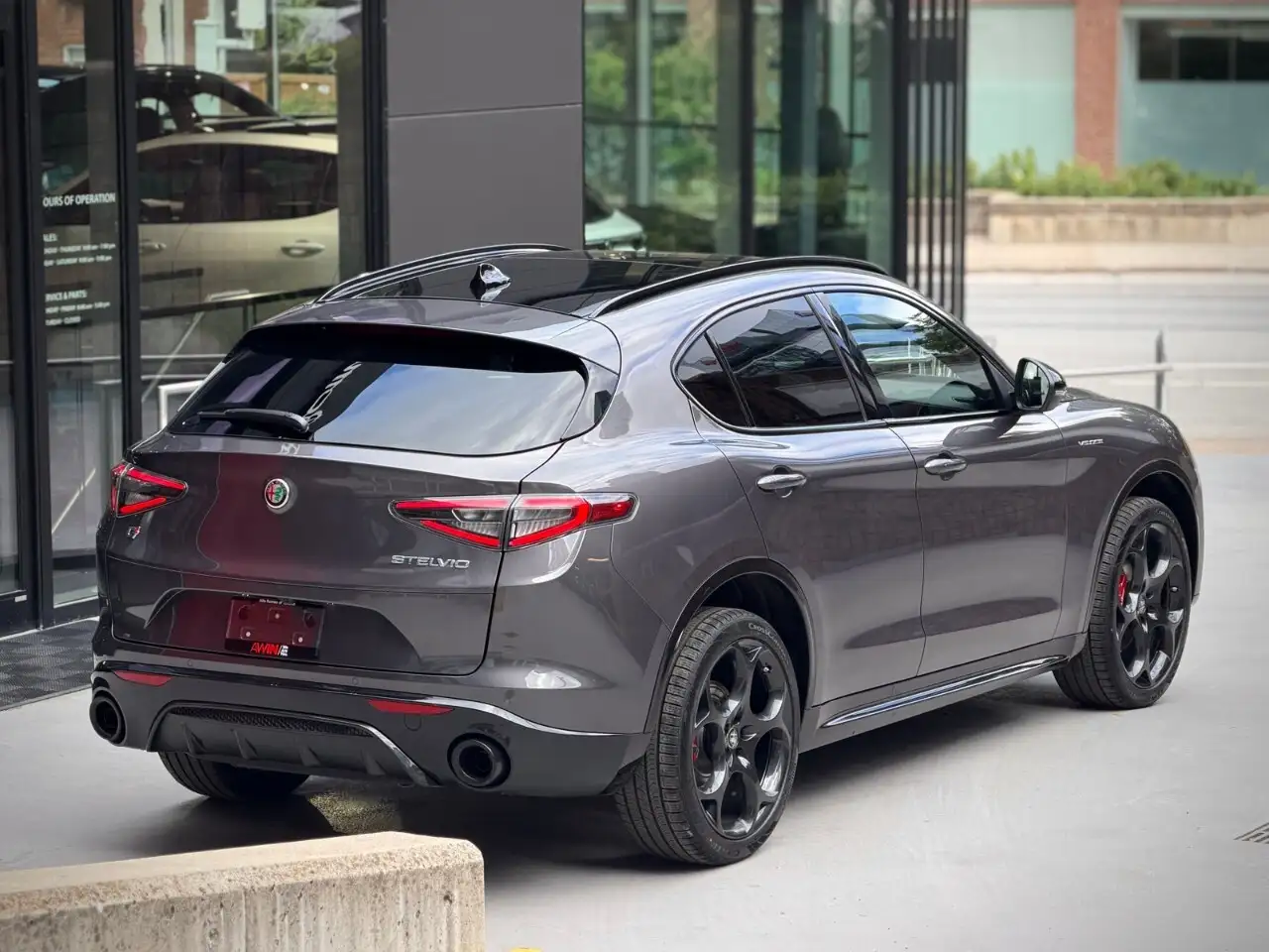 Alfa Romeo Stelvio снимка Alfa Romeo Stelvio