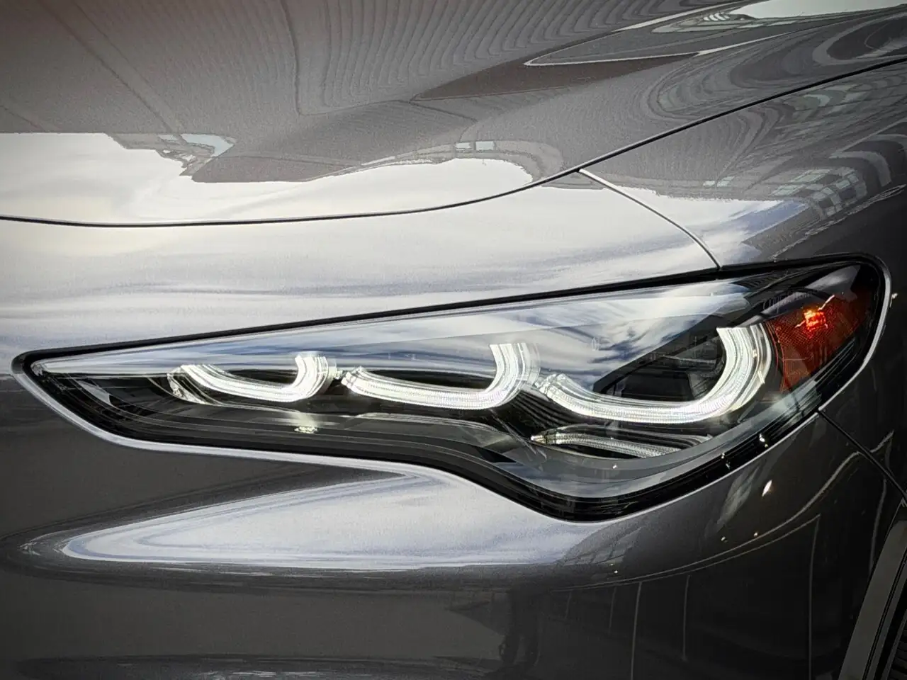 Alfa Romeo Stelvio снимка Alfa Romeo Stelvio
