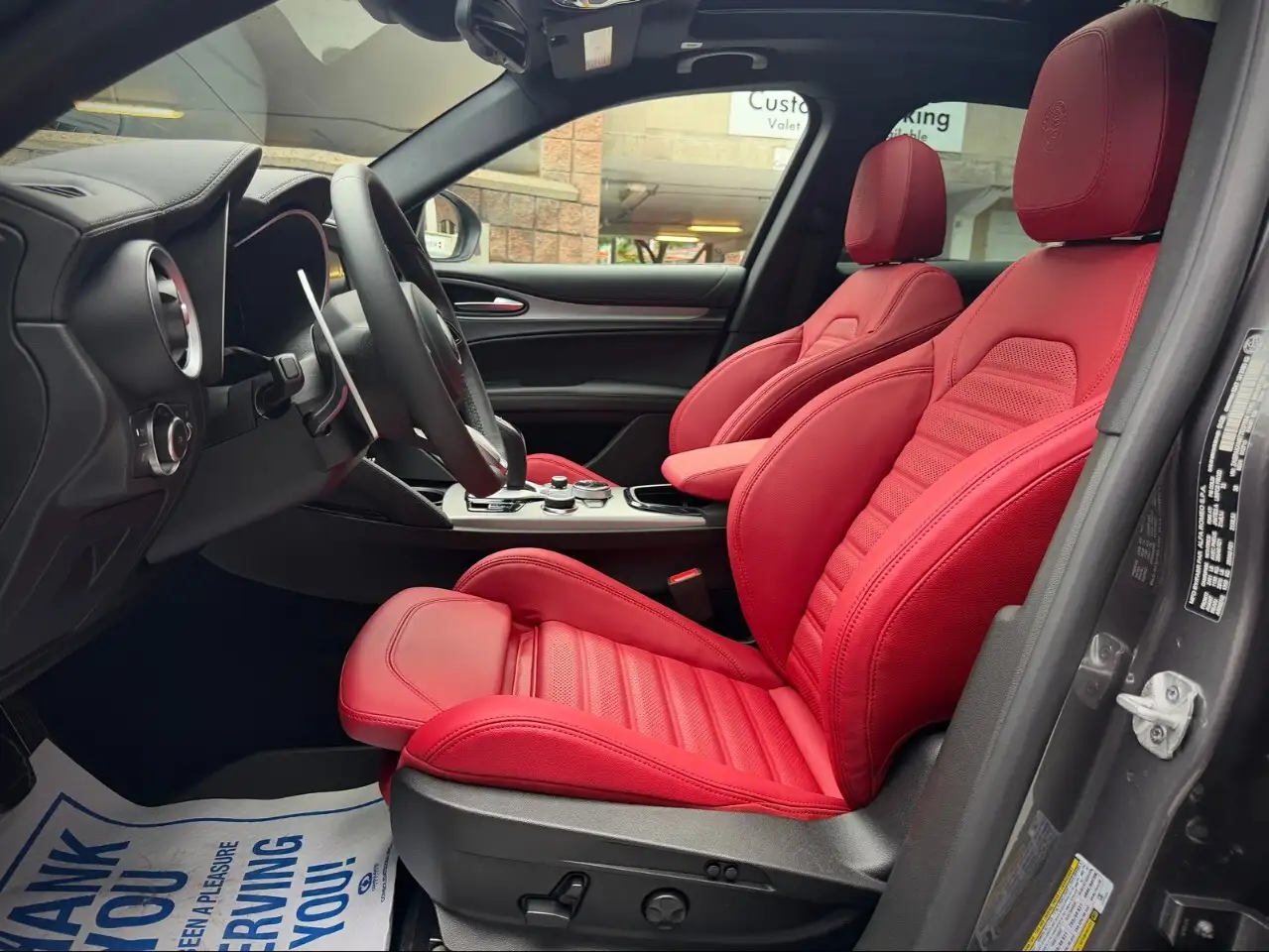 Alfa Romeo Stelvio снимка Alfa Romeo Stelvio