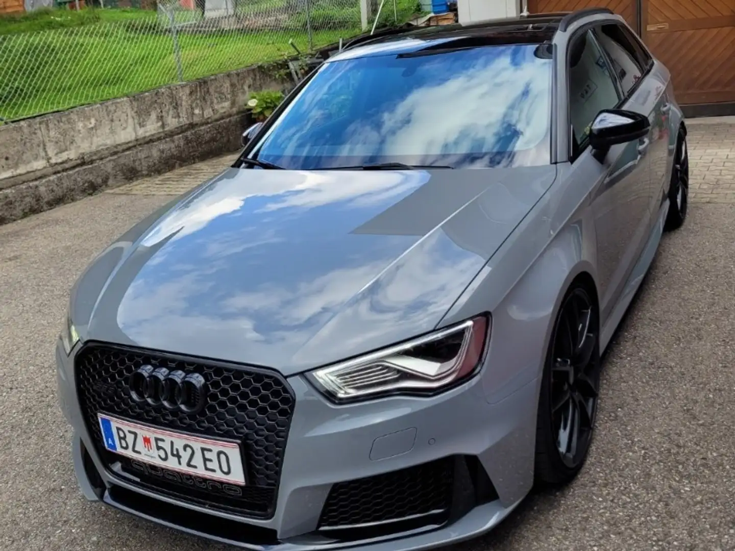 Audi RS3 SB 2,5 TFSI quattro S-tronic Grau - 1