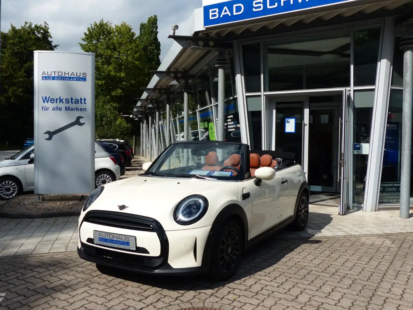 MINI One One Cabrio Classic Trim,Leder braun,Navi,AppleCP Weiß - 2