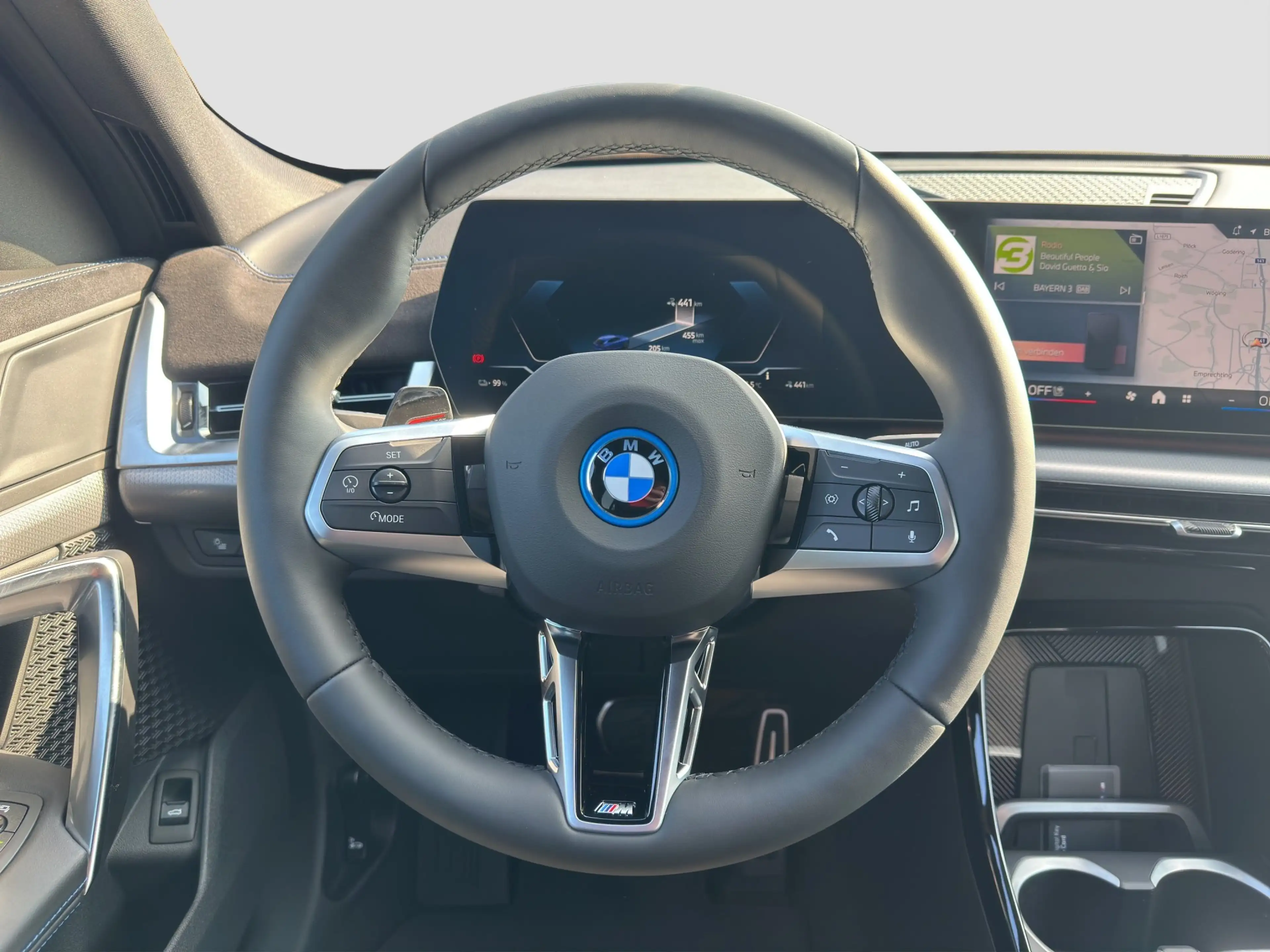 BMW iX2 eDrive 20 M-Sport eDrive KAM LED ACC Kam. LM — photo 9