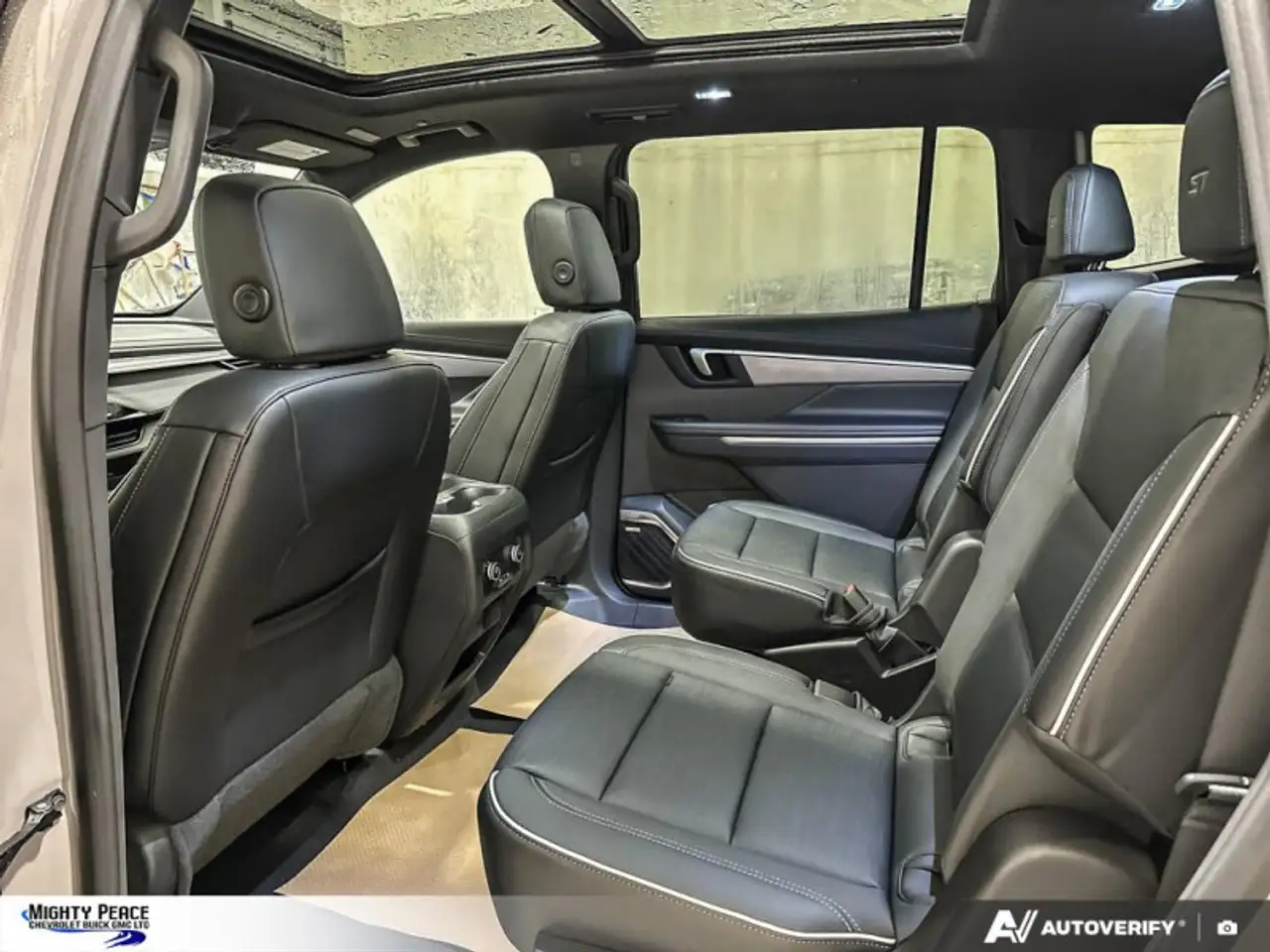 Buick Enclave снимка Buick Enclave
