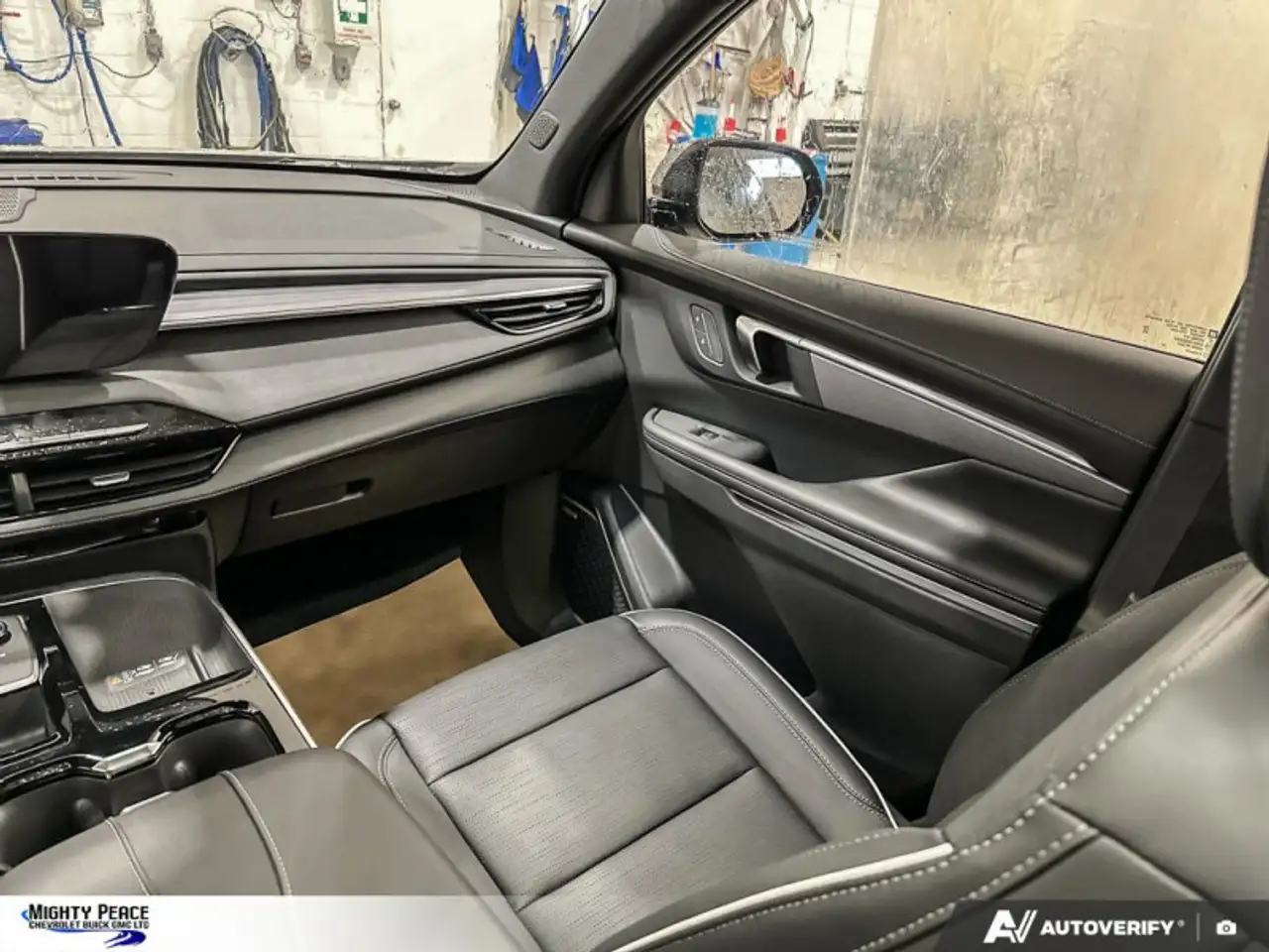 Buick Enclave снимка Buick Enclave