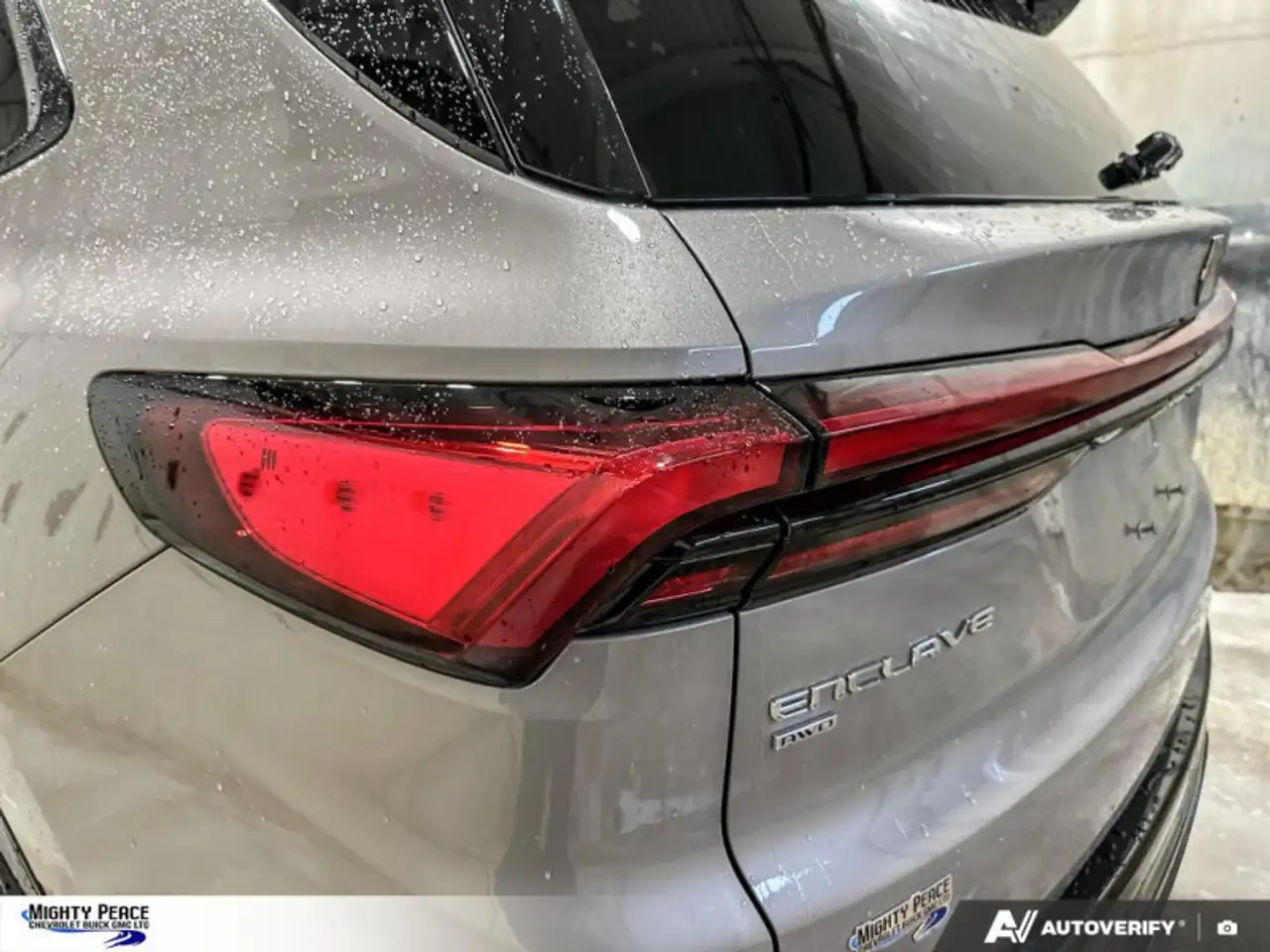 Buick Enclave снимка Buick Enclave