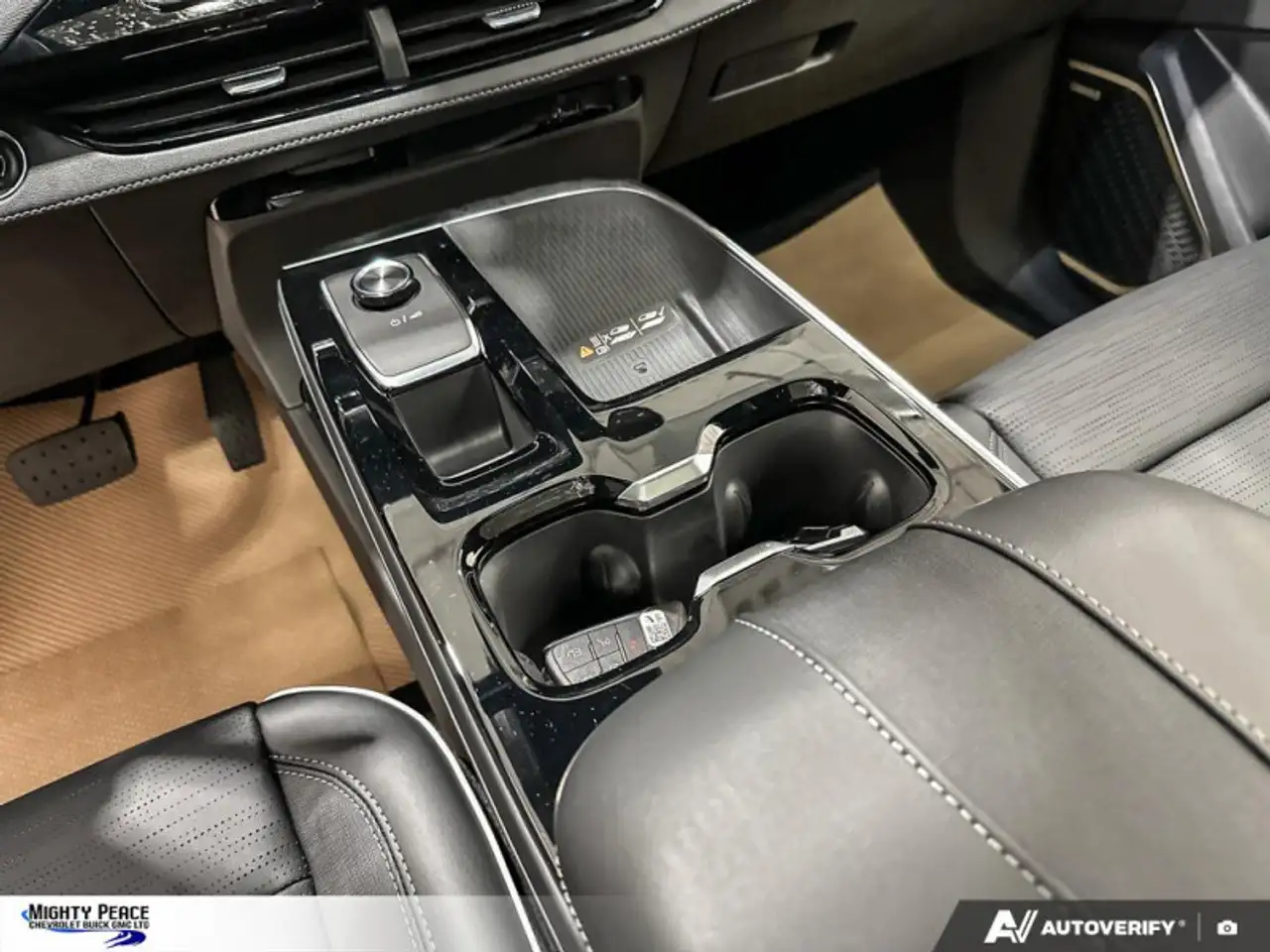Buick Enclave снимка Buick Enclave