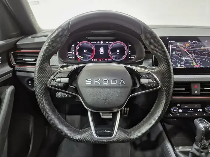Škoda Kamiq 1.5 TSI DSG Monte Carlo 2025, foto 18